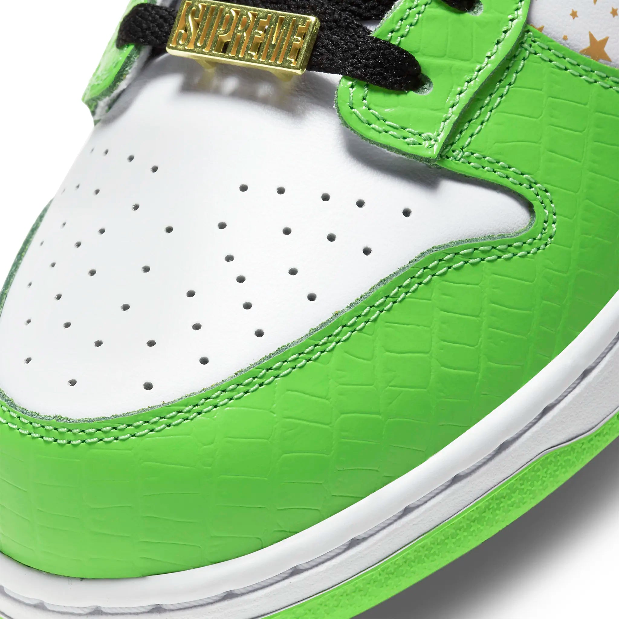 Dunk supreme green hotsell