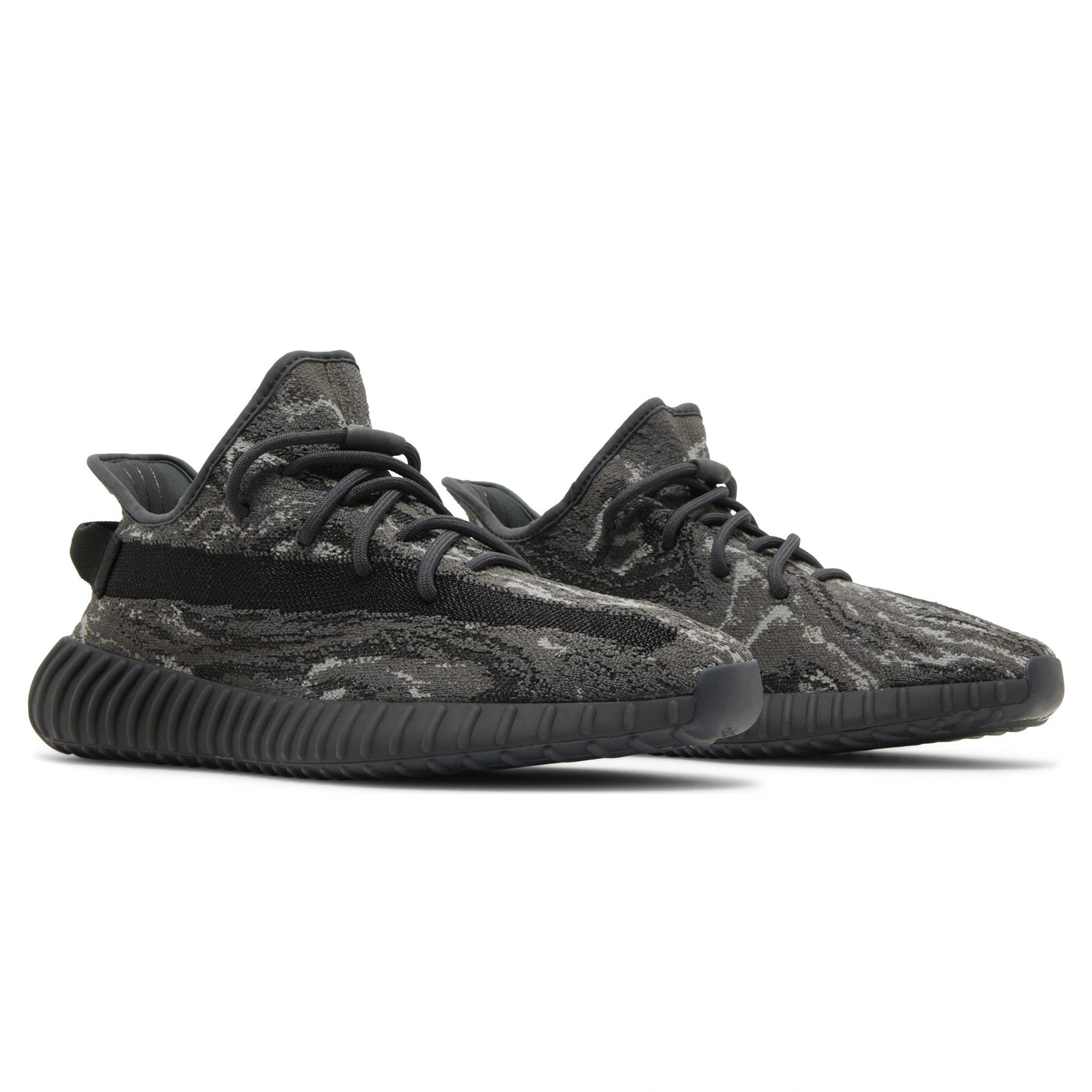 Front side view of Yeezy Boost 350 V2 MX Dark Salt ID4811