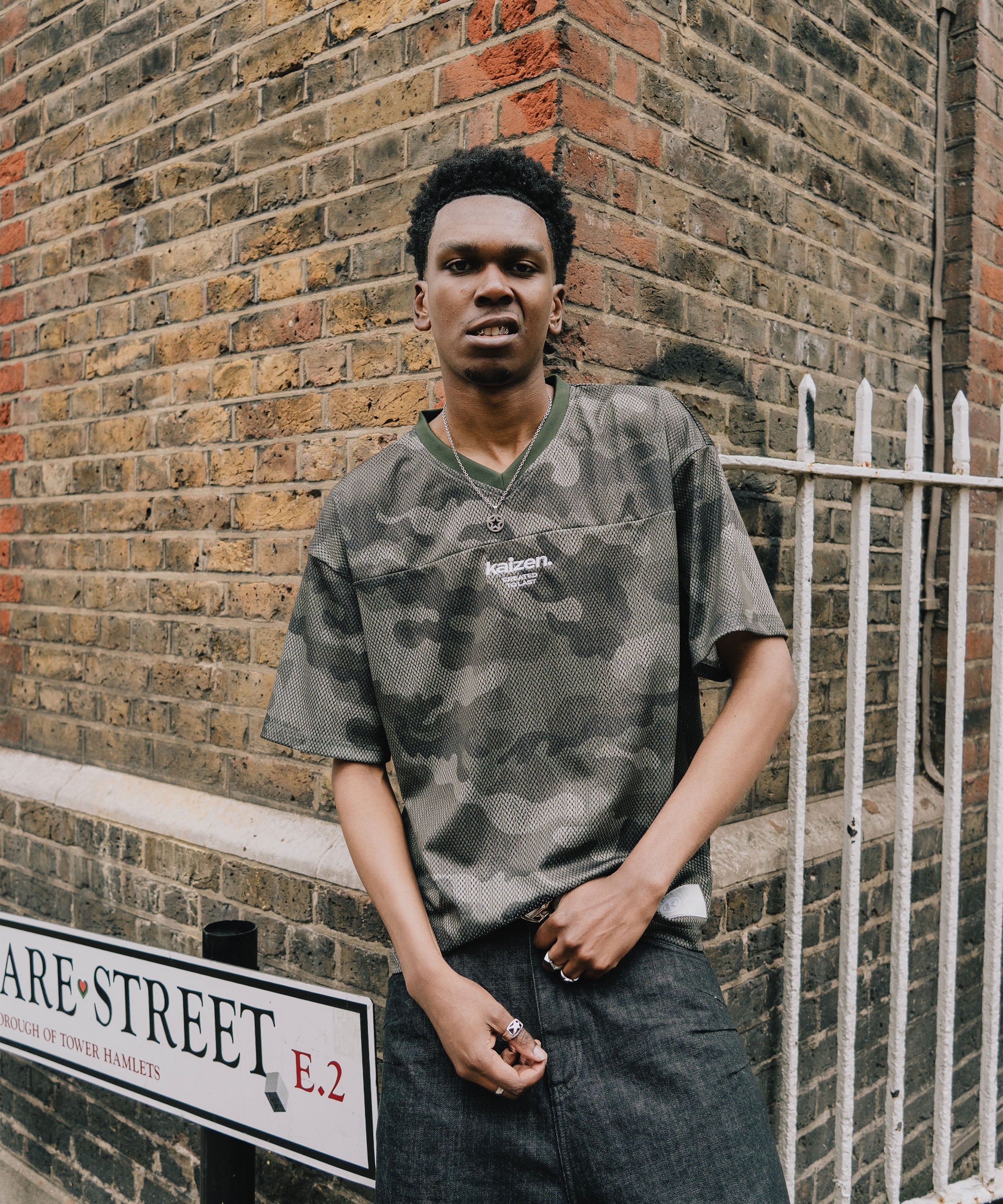 Model view of Kaizen Market Camo Mesh Olive T-shirts