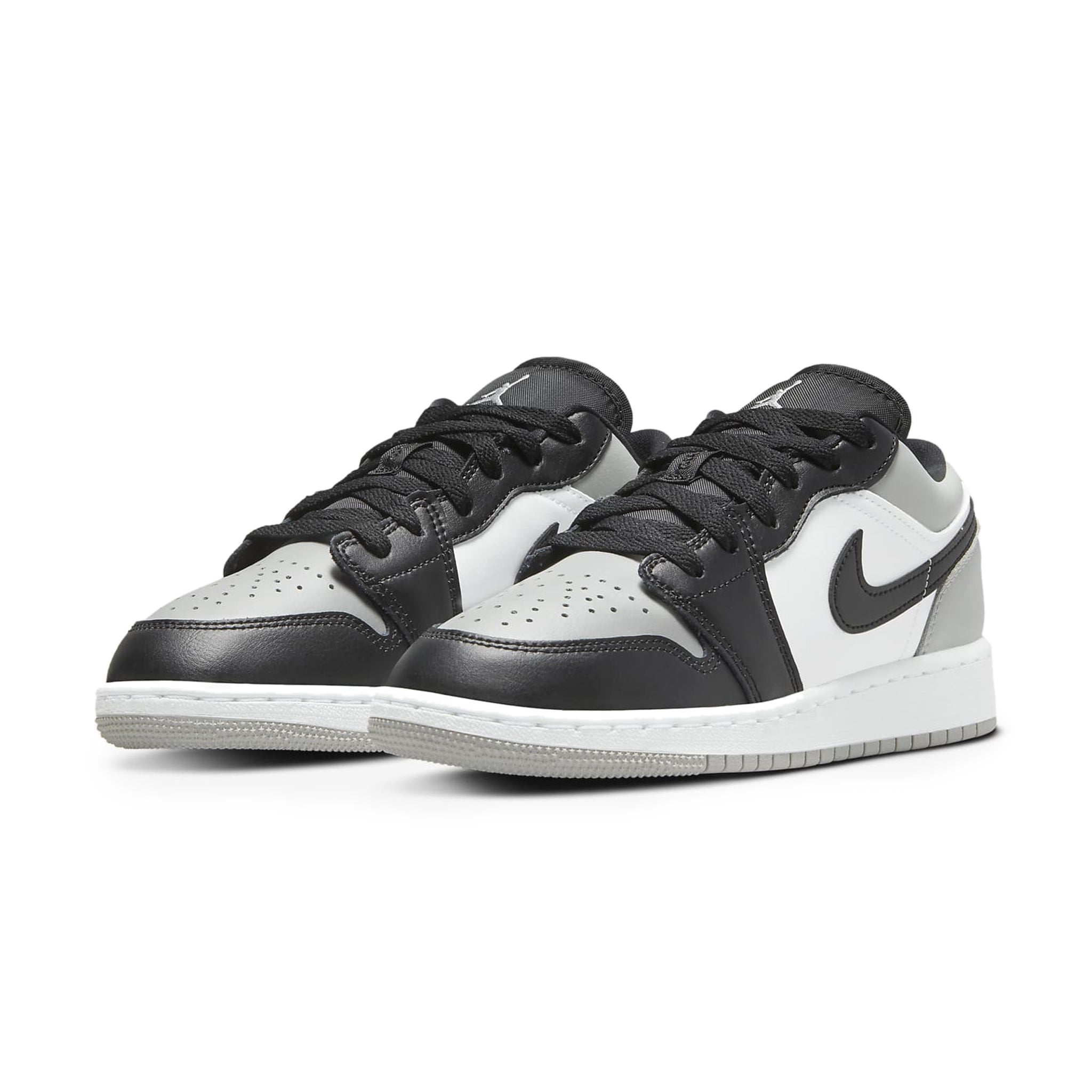 Front side view of Air Jordan 1 Low Shadow Toe (GS) 553560-052