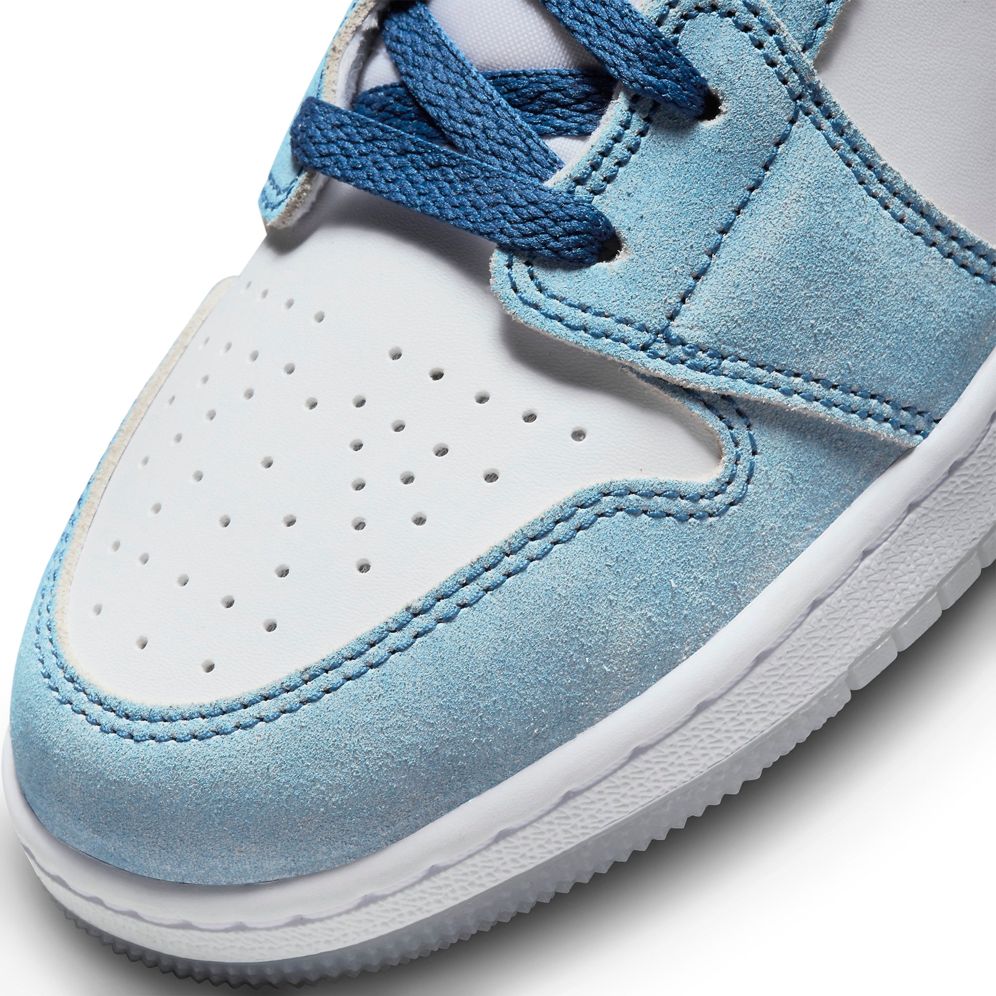 Toe box view of Air Jordan 1 Mid SE French Blue Light Steel (GS) DR6235-401