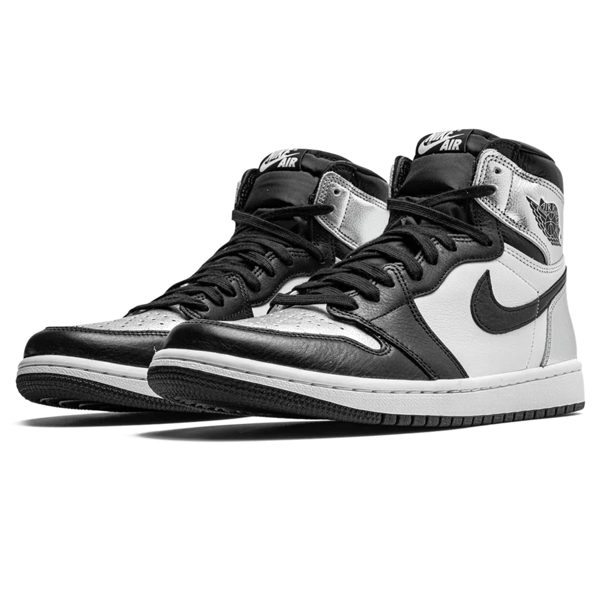 Front side view of Air Jordan 1 Retro High Silver Toe (W) CD0461-001