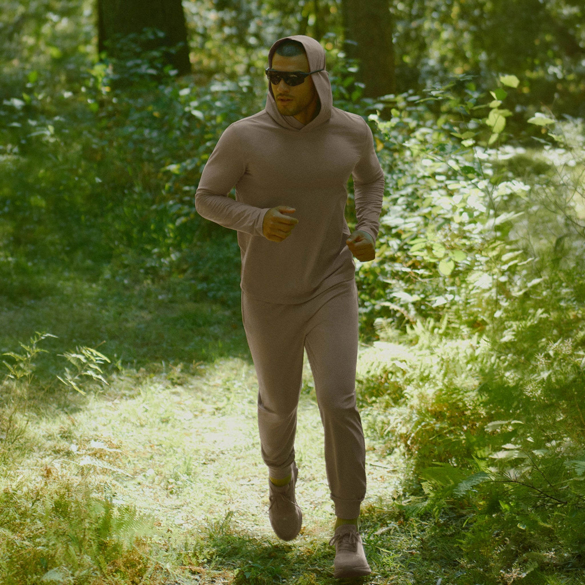 Model View of Alo Yoga Conquer Max Performance Gravel Sweatpants