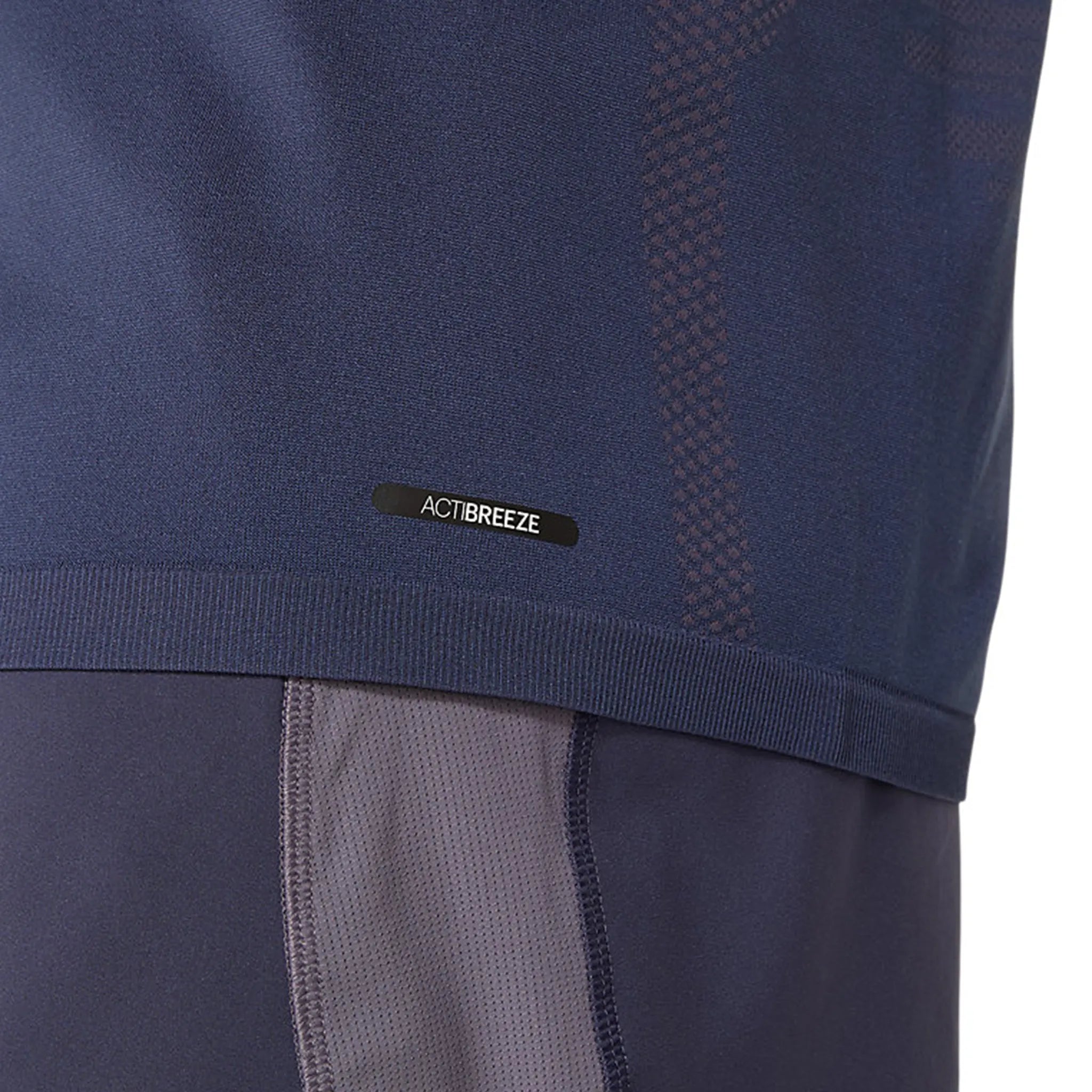 Detailed View of Asics Seamless Men’s Lavender Grey T Shirt 2011C398-501