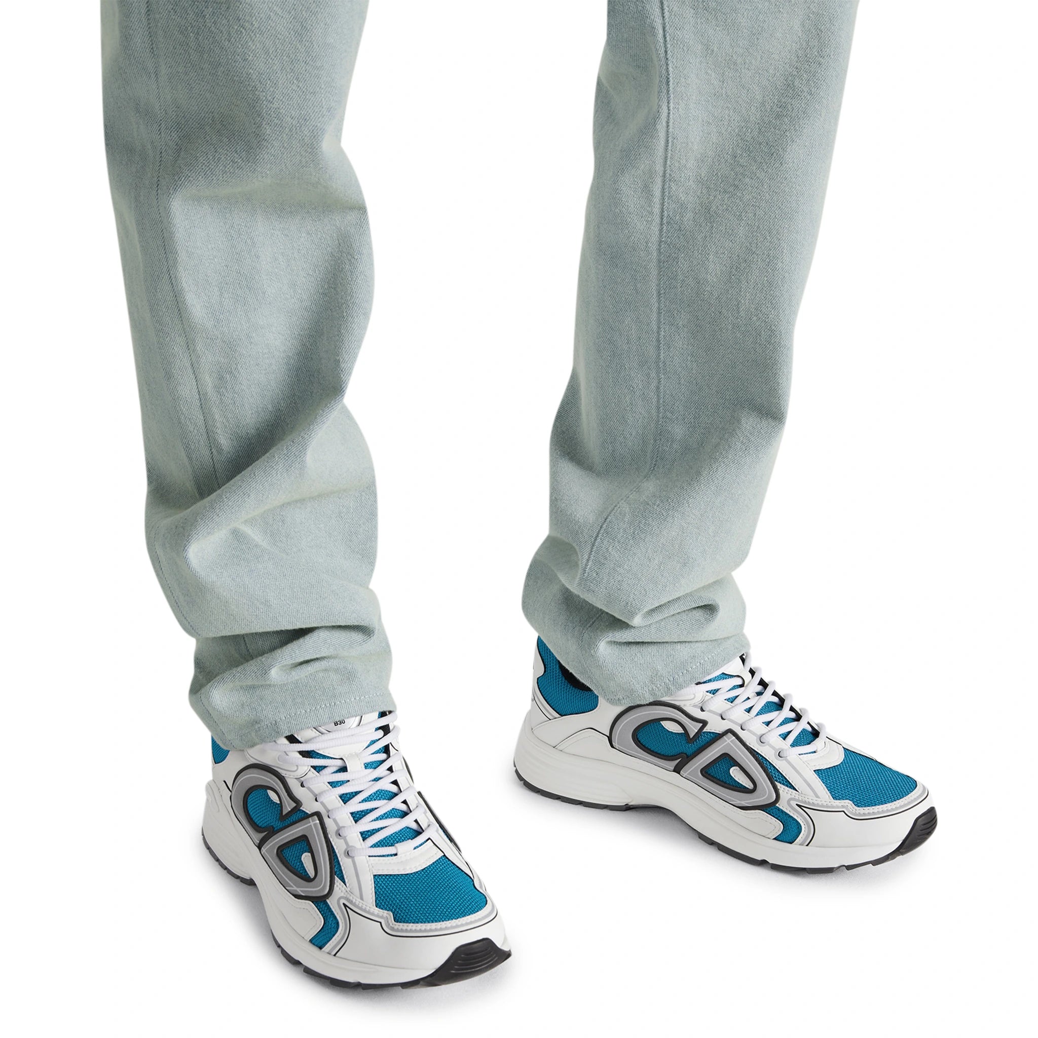 Model view of Dior B30 Blue White Trainer 3SN279ZRD_H065