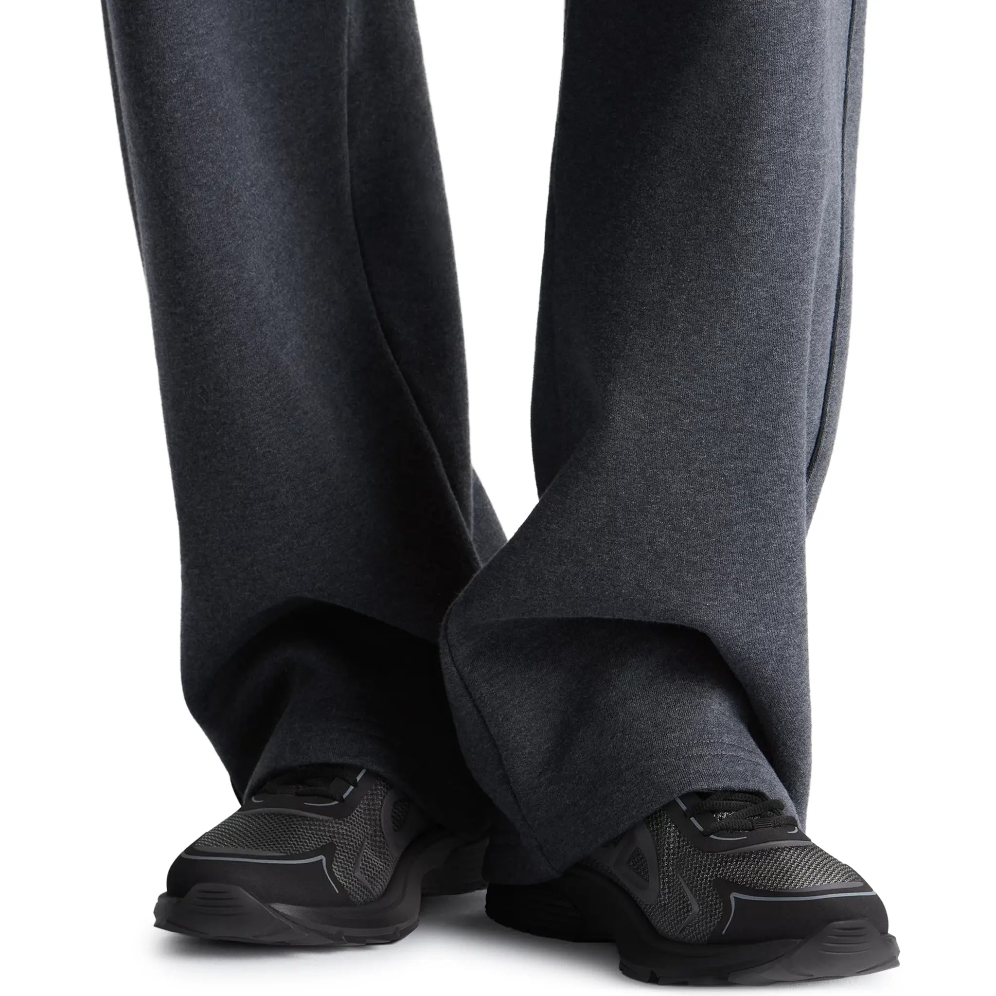 Model View of Dior B30 Countdown Black Grey Trainer 3SN342ABF_H968