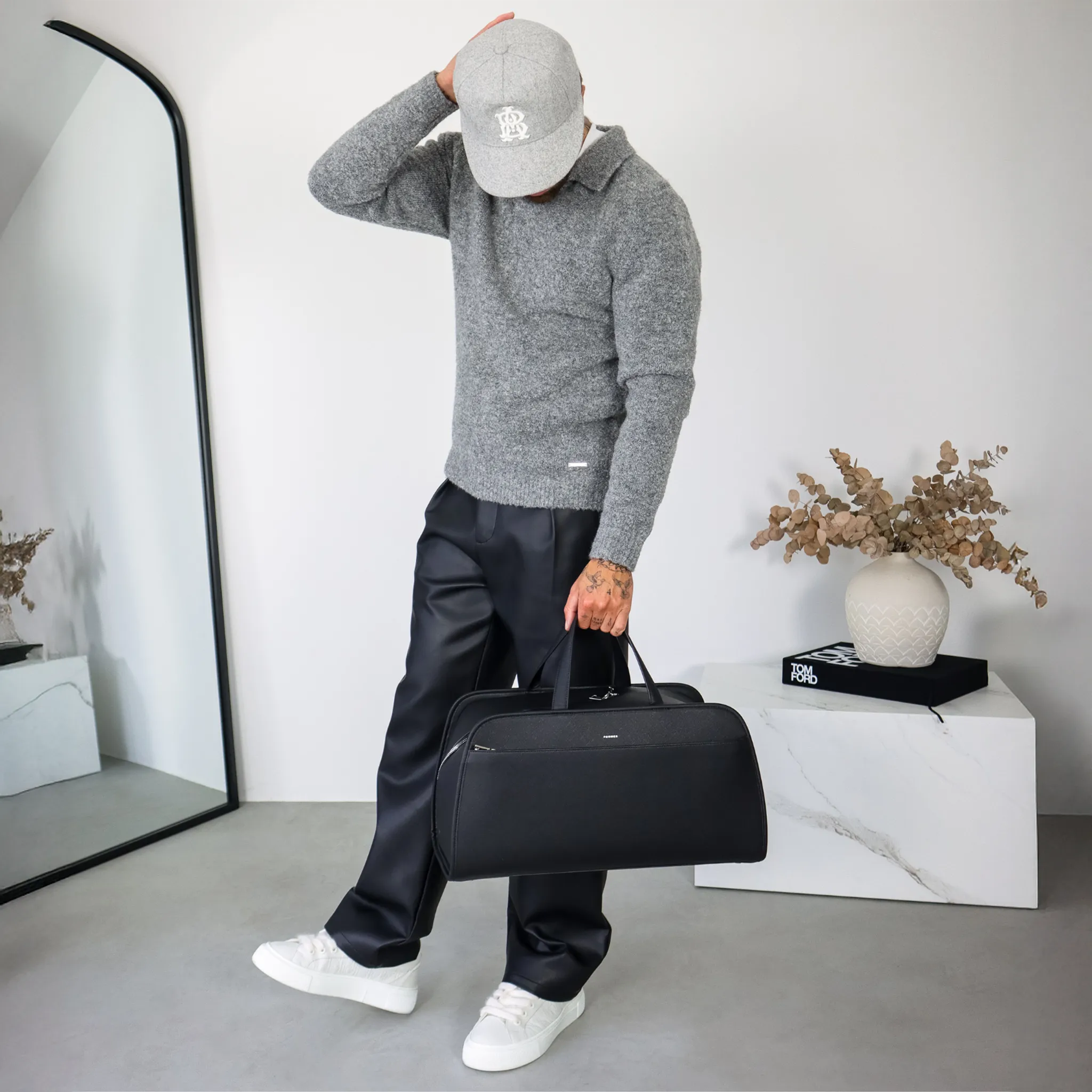 Model View of Formes Porto Nero Duffel Bag