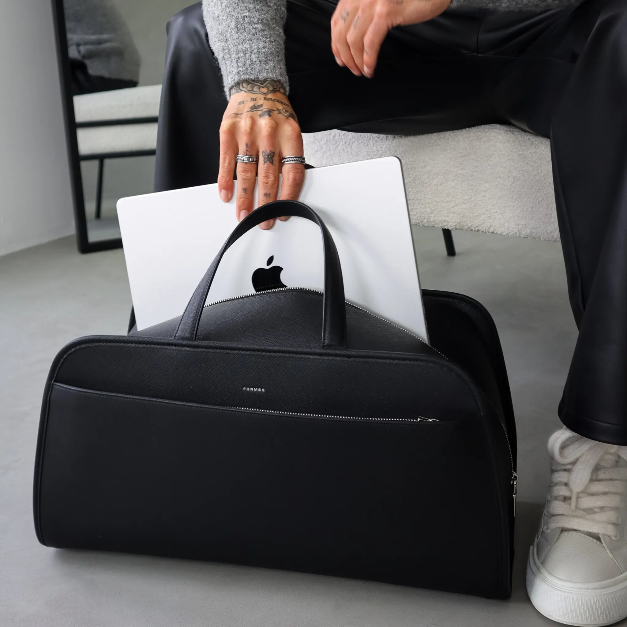 Model View of Formes Porto Nero Duffel Bag