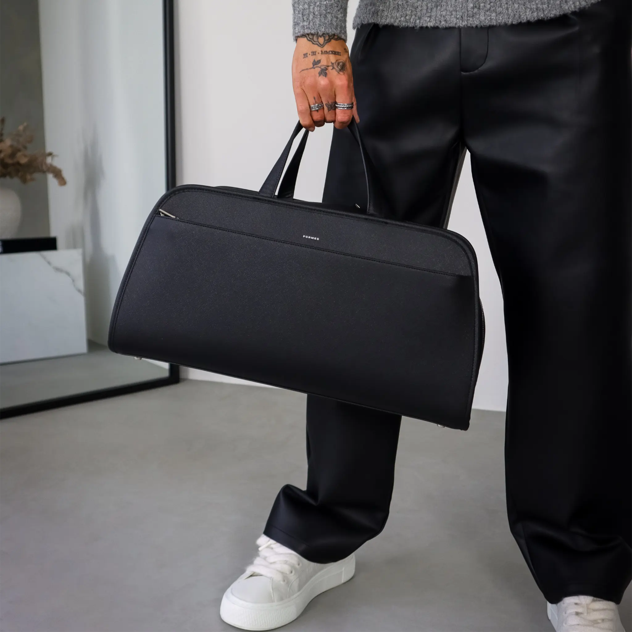 Model View of Formes Porto Nero Duffel Bag