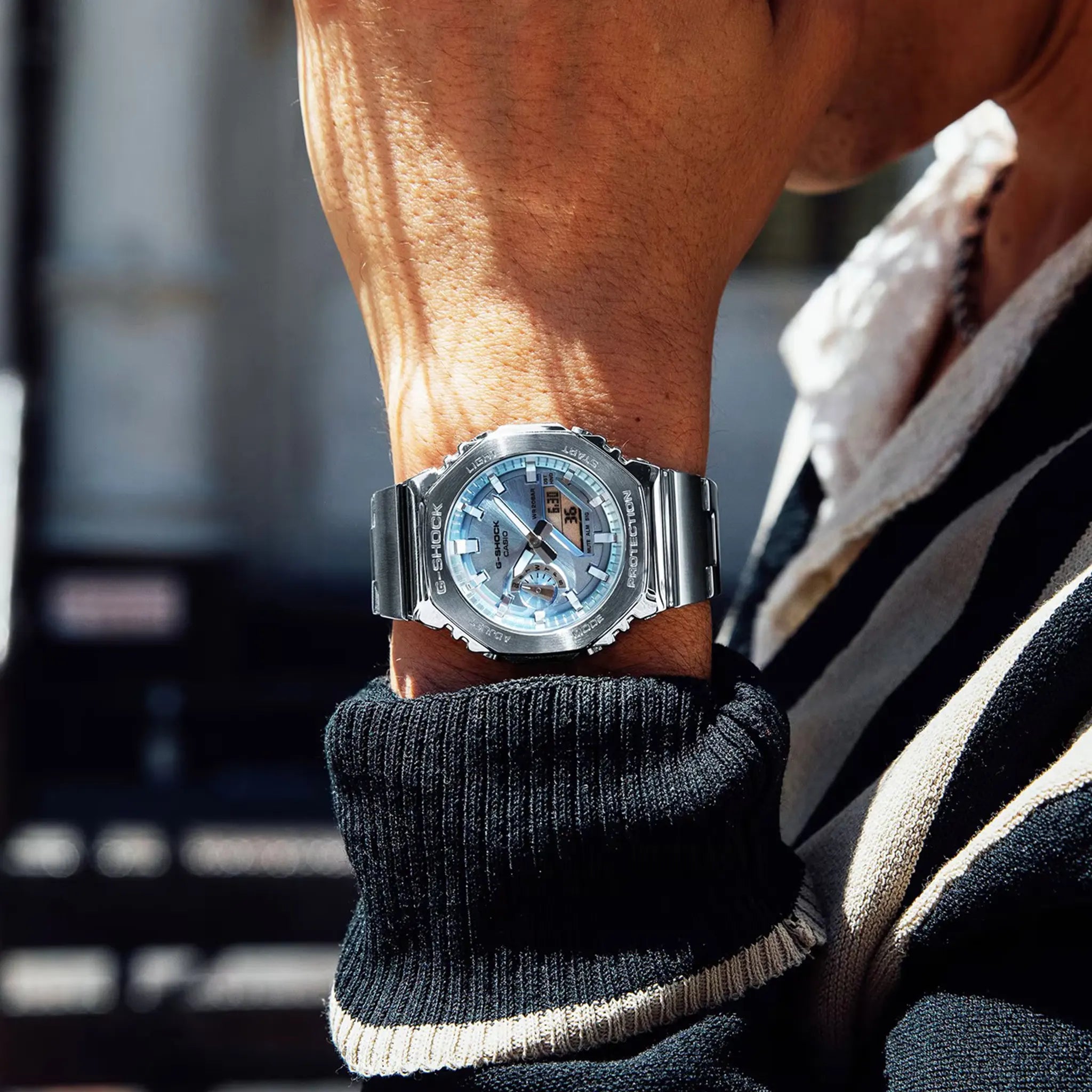 Model View of G-Shock Casio GM-2110-2AER Blue Silver