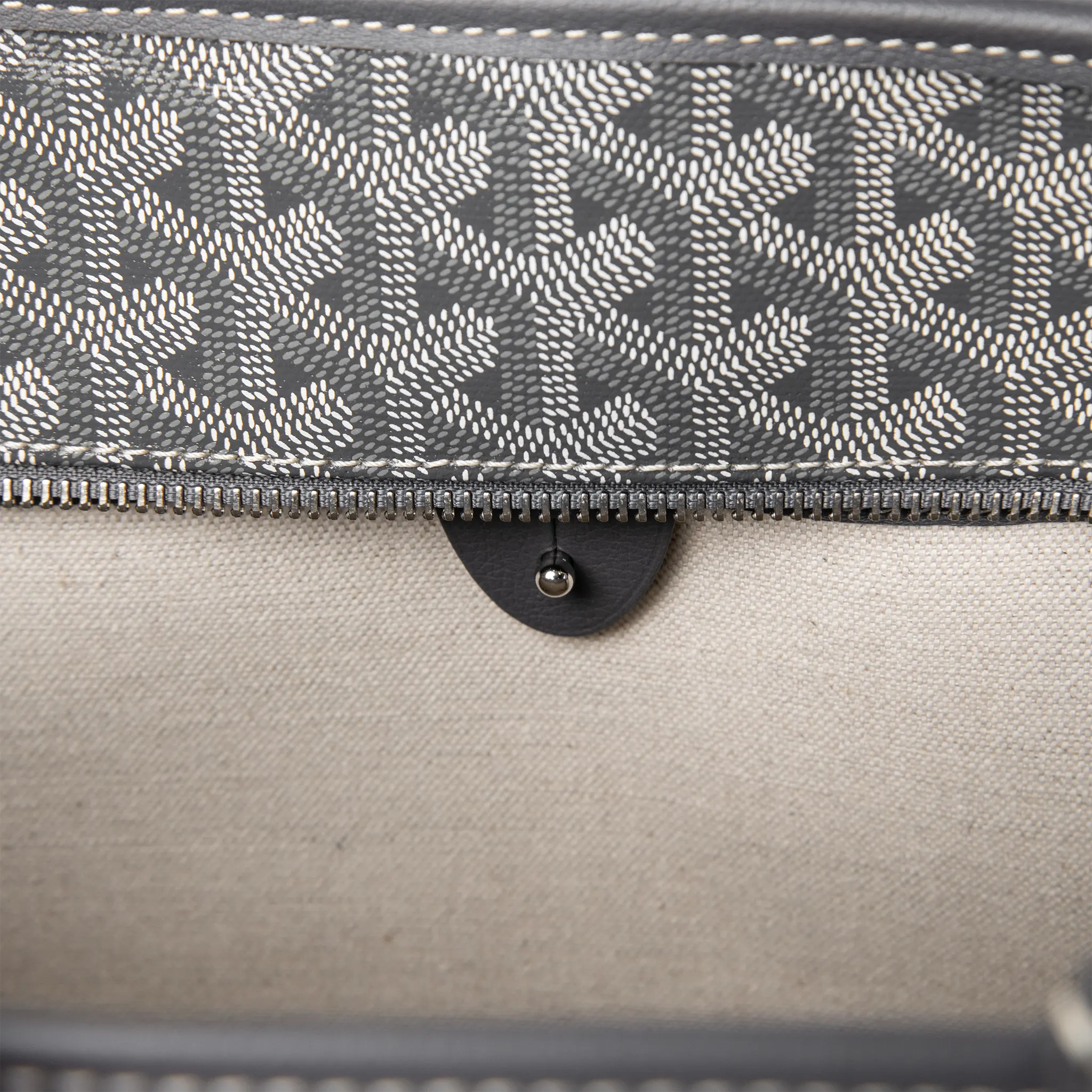 Detailed View of Goyard Artois MM Grey Bag ARTOISMMLTY51CL51P