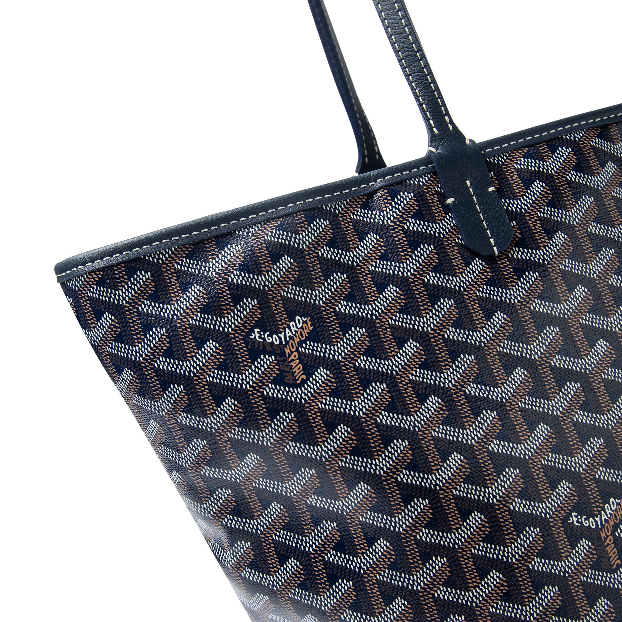 Detailed View of Goyard Artois MM Navy Bag ARTOISMMLTY12CL12P