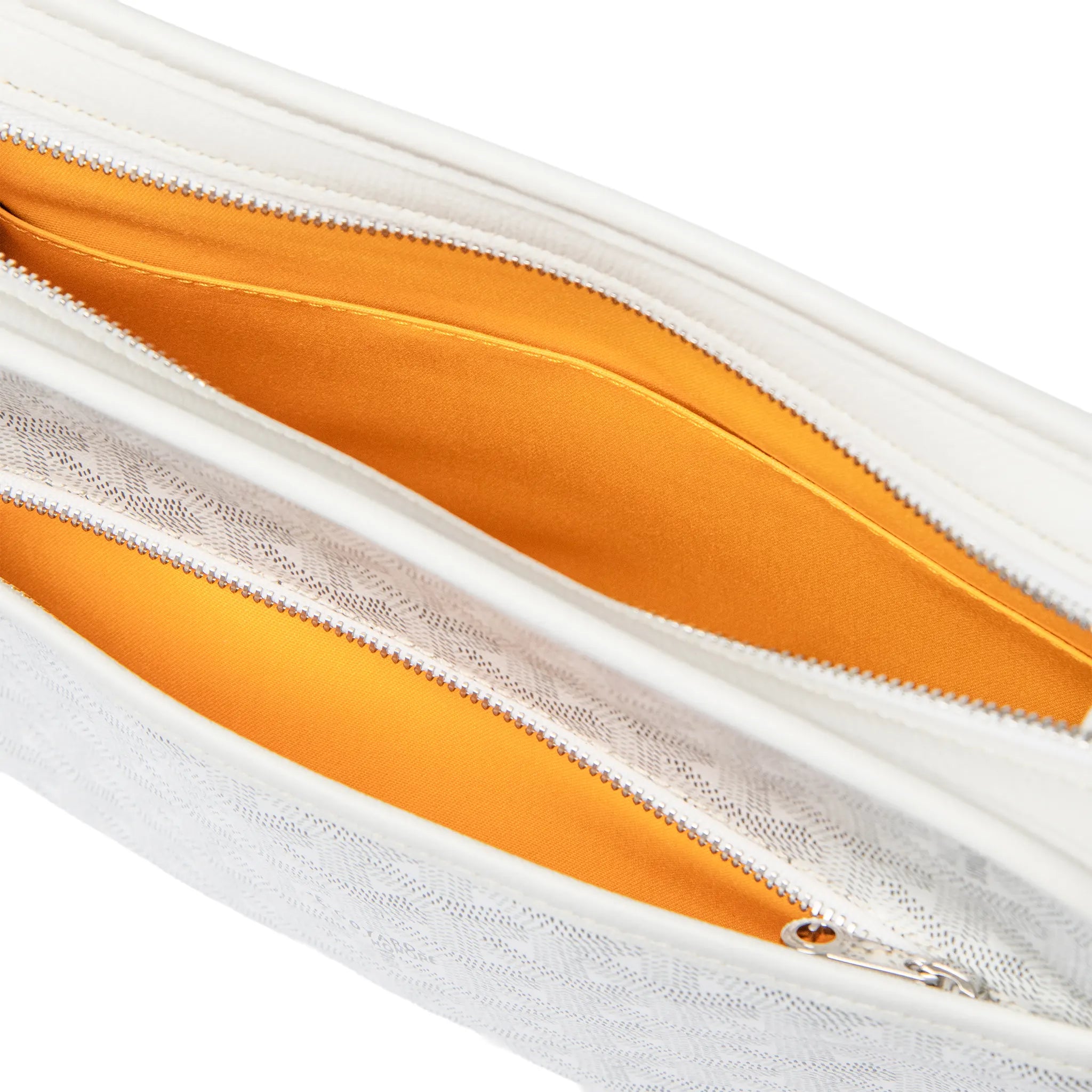 Inside View of Goyard Jouvence MM White Washbag  JOUVENMMLTY50CL50P