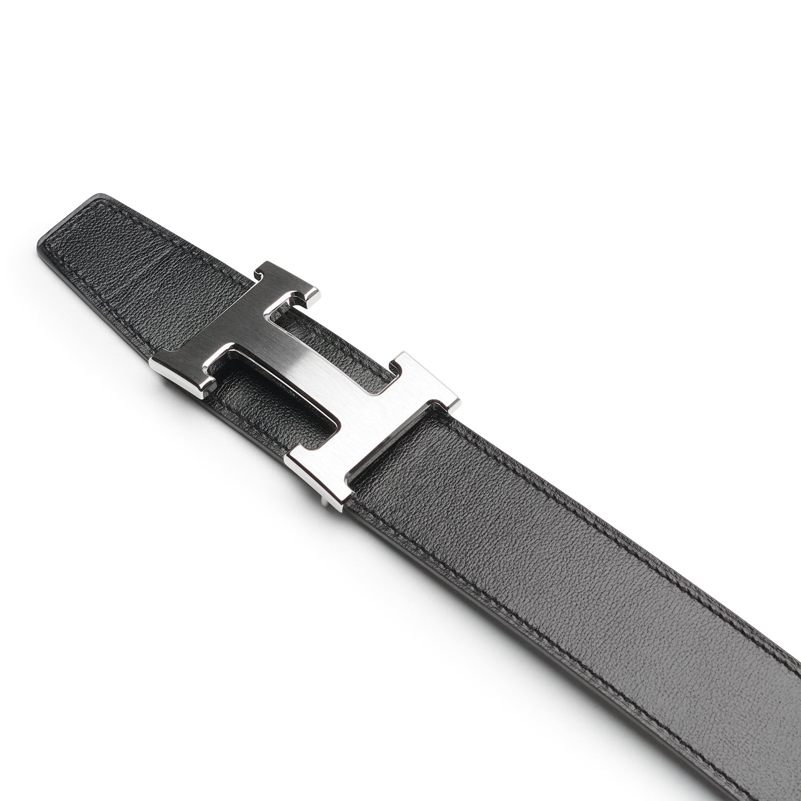 Black buckle front view of Hermes Paris H Buckle & Reversible Leather Strap 32mm Belt Noir Étain H064544CB86 | H073967CAAC095