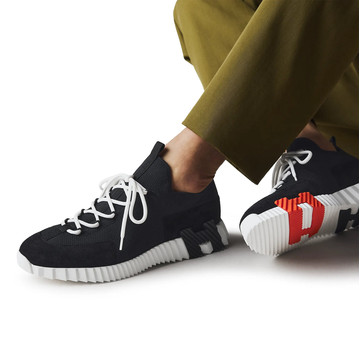 Hermes Paris Lift Slip-On Noir Blanc Sneaker | H252858ZH02400