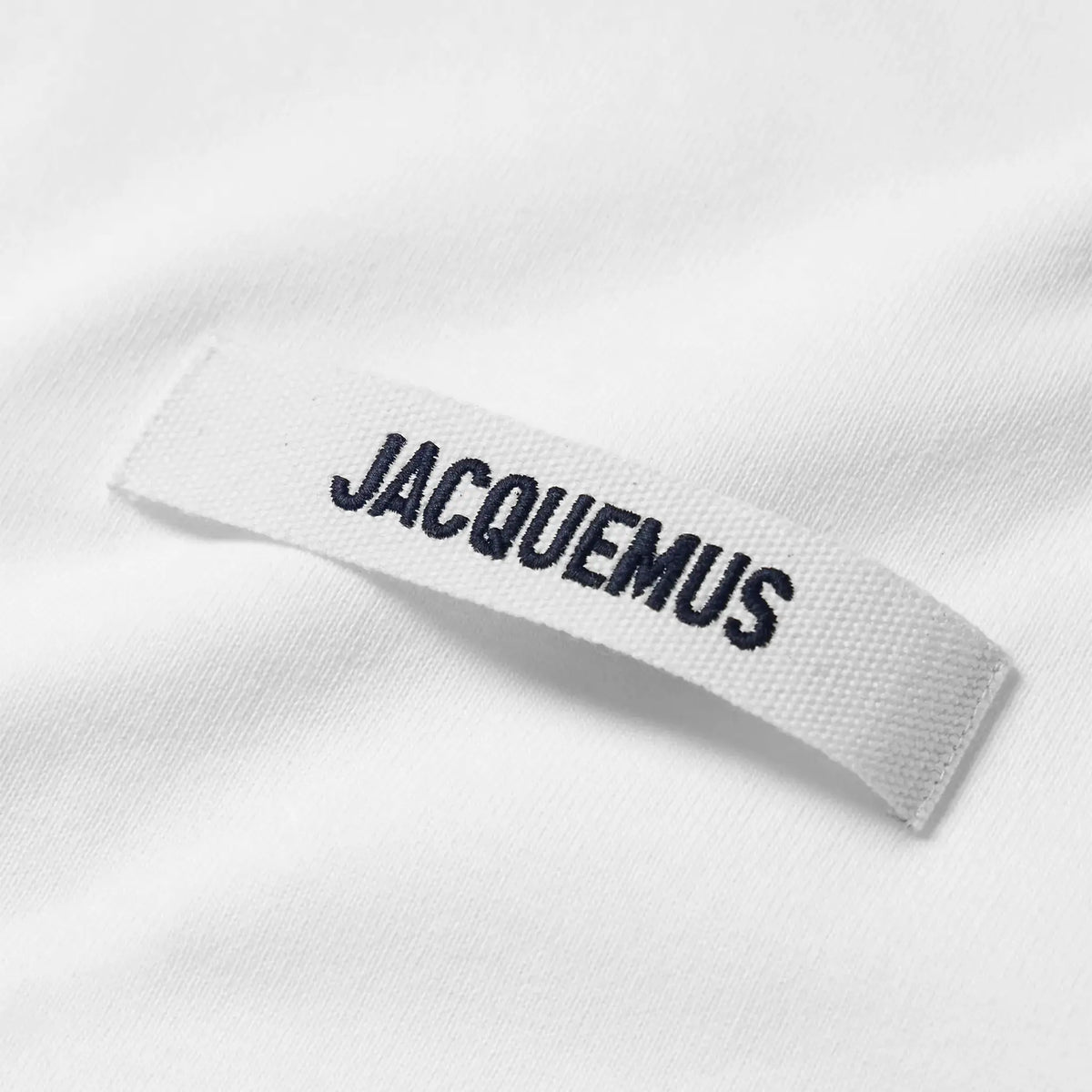 Jacquemus Grosgrain Brand Logo Tab White T Shirt | 245JS208-2125-950
