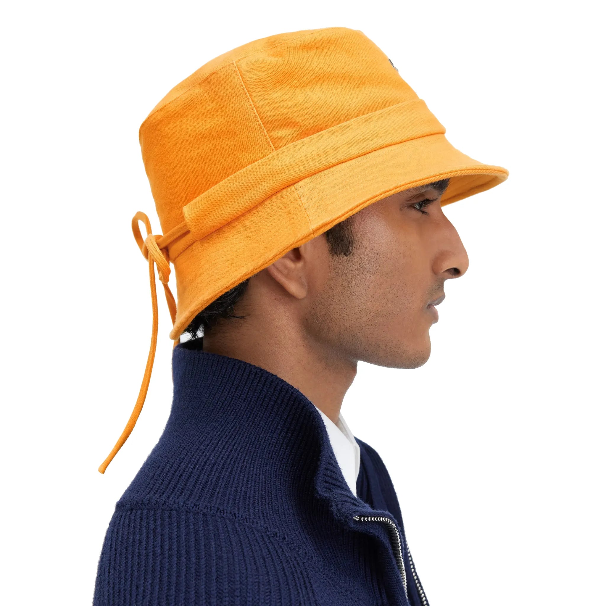Jacquemus Le Bob Gadjo Dark Orange Bucket Hat 223AC001 5106 siltovka Adidas trucker cap 780
