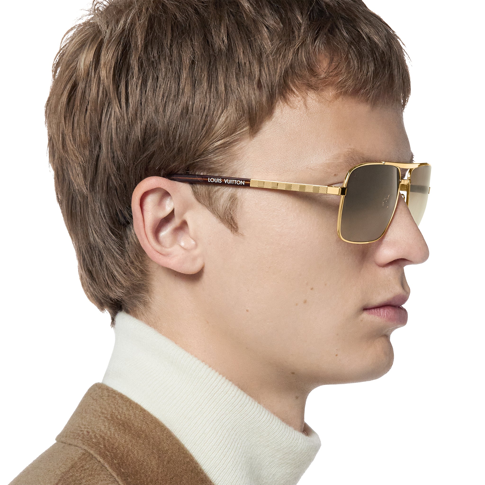 Model Side view of Louis Vuitton Attitude Gold Sunglasses 004603