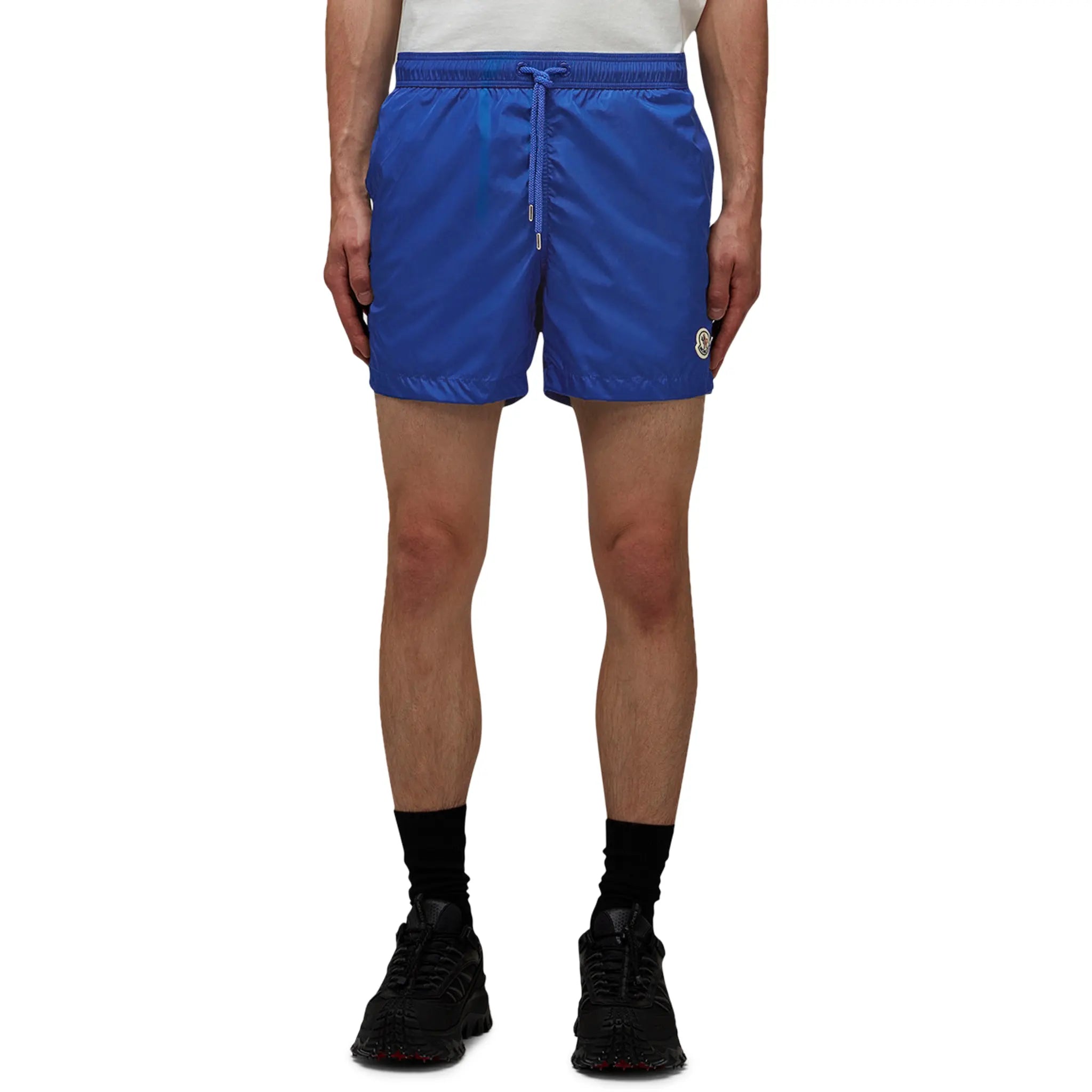 Model Front view of Moncler Royal Blue Swim Shorts J10912C0000453326