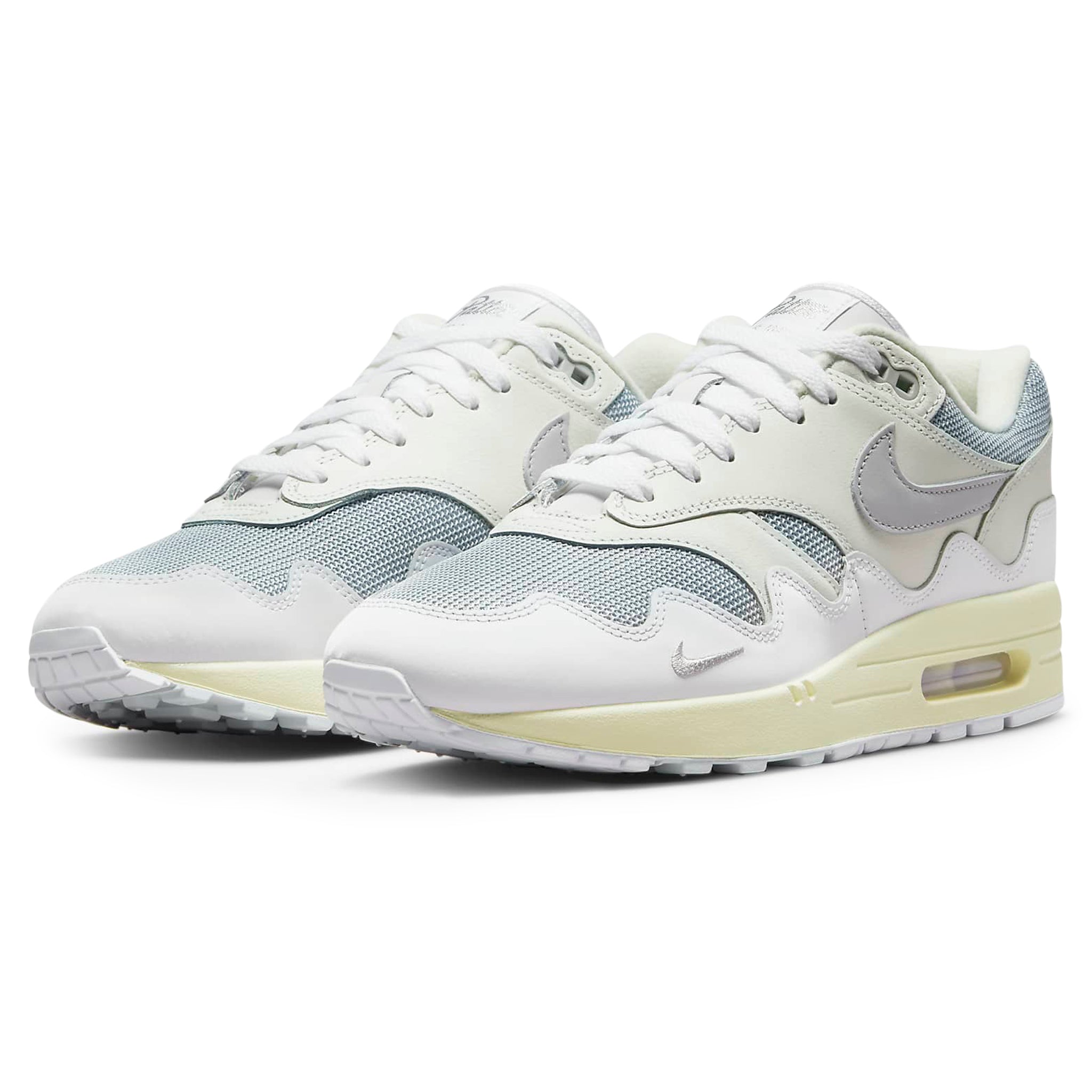 Front side view of Nike Air Max 1 Patta Waves White DQ0299-100