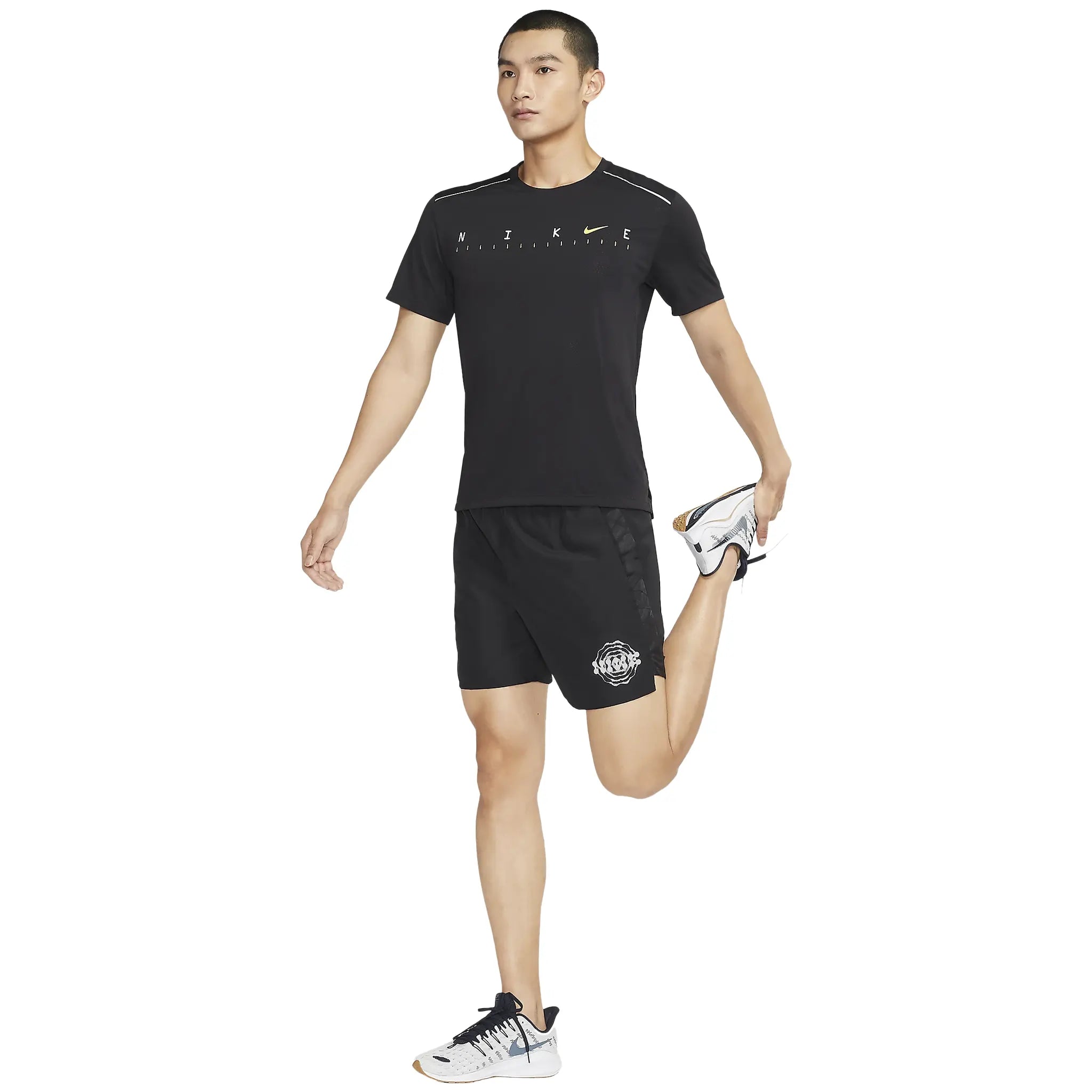 Model view of Nike Dri-Fit Wild Run Challenger DNA 7-Inch Black Running Shorts DM4820-010
