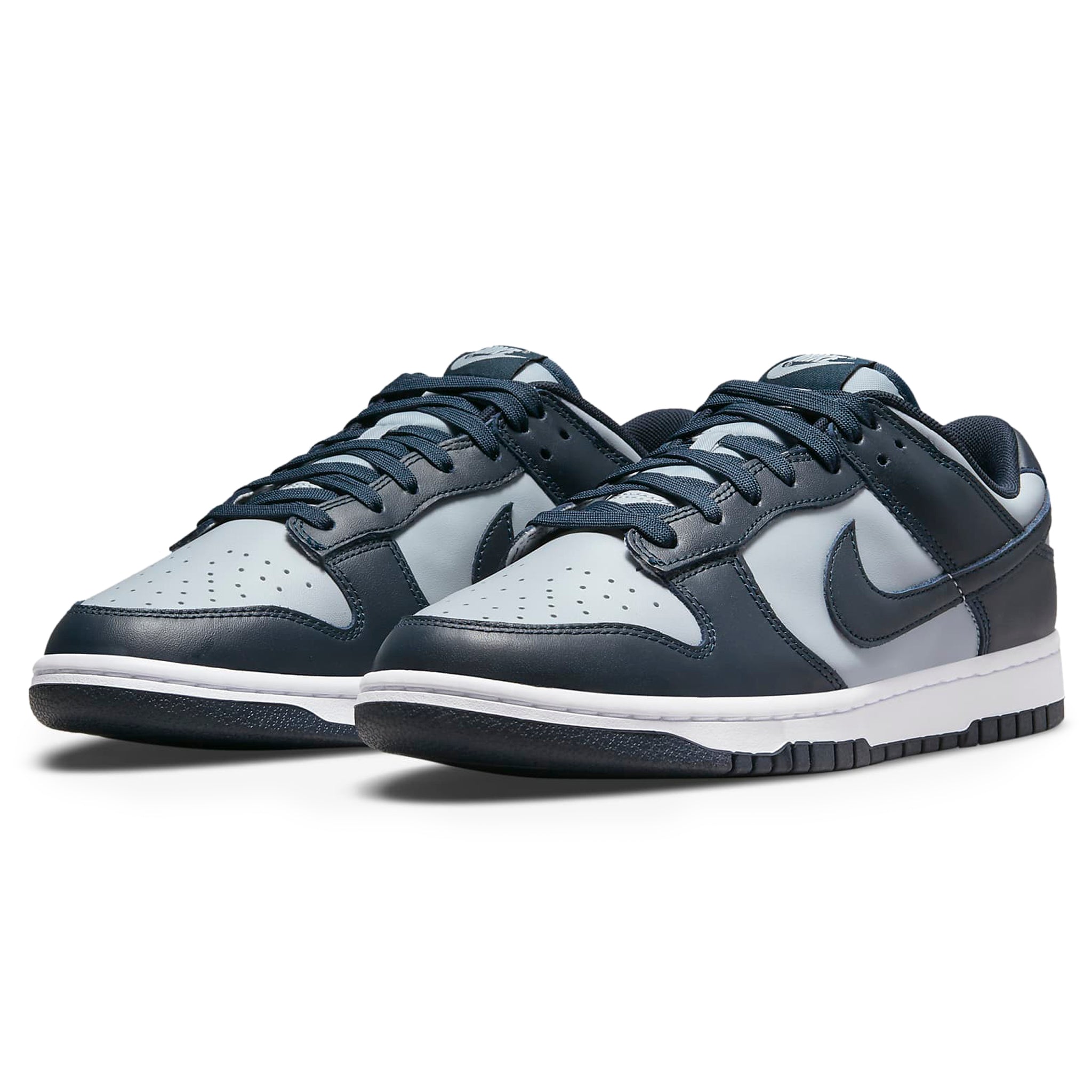 Front side view of Nike Dunk Low Georgetown (2021) DD1391-003