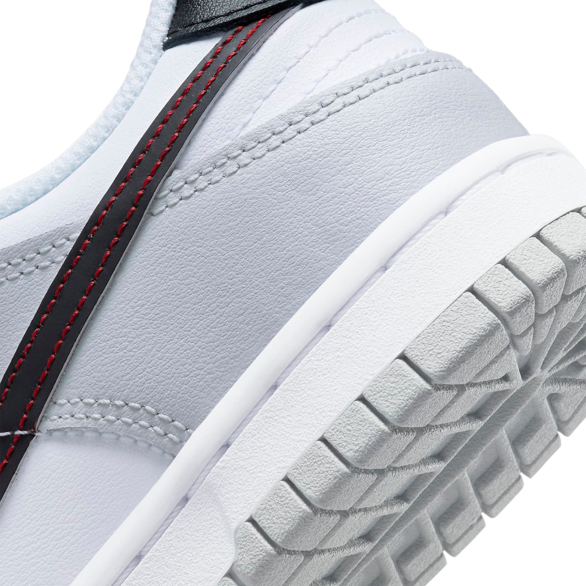 Back view of Nike Dunk Low Jackpot (GS) DQ0380-001