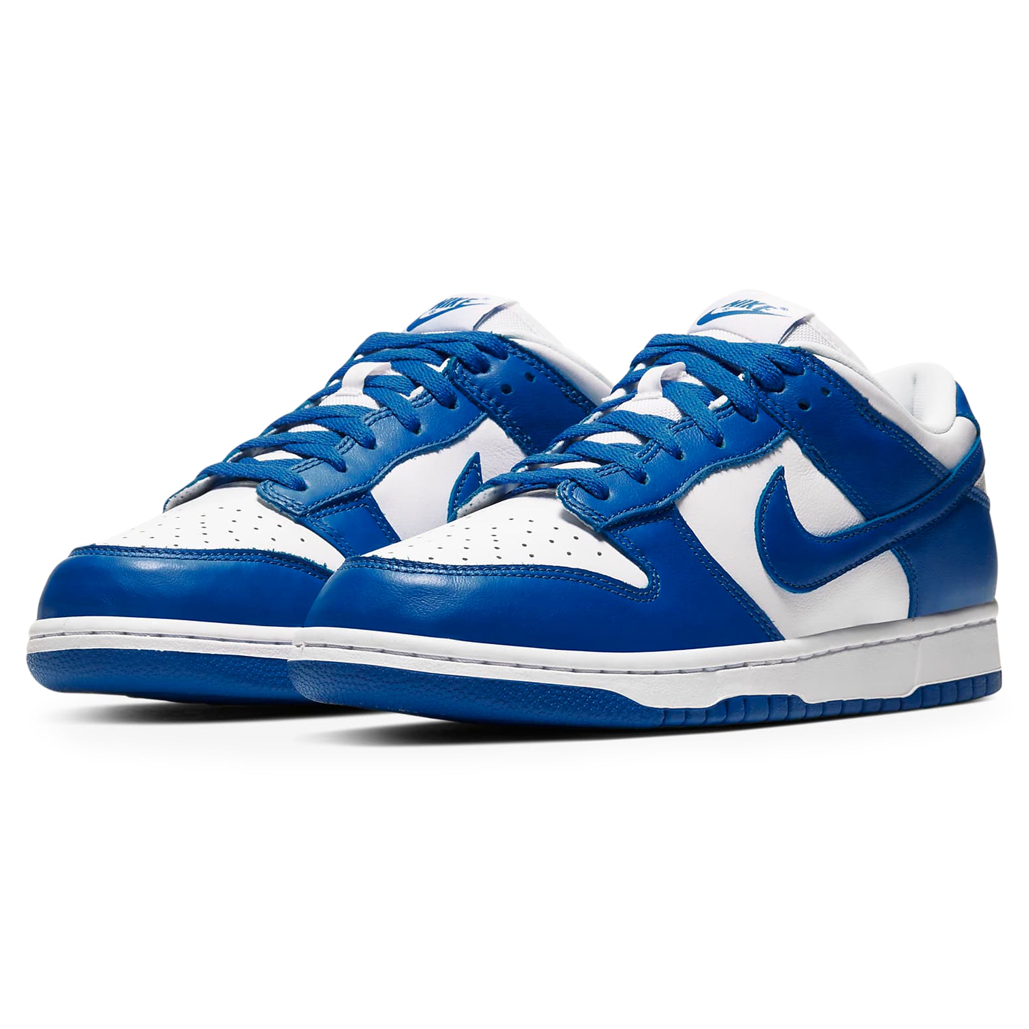 Front side view of Nike Dunk Low Kentucky (2020) CU1726-100