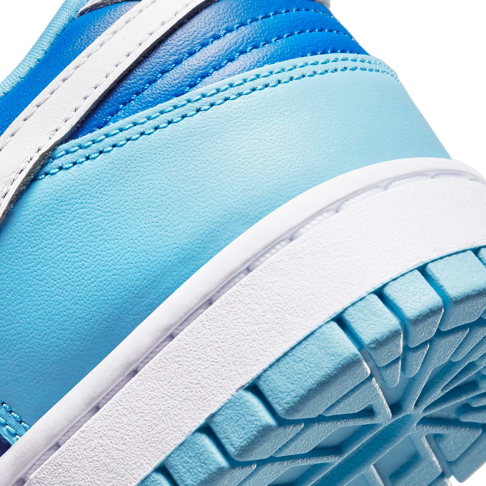 Back  view of Nike Dunk Low Retro QS Flash White Argon Blue Flash DM0121-400