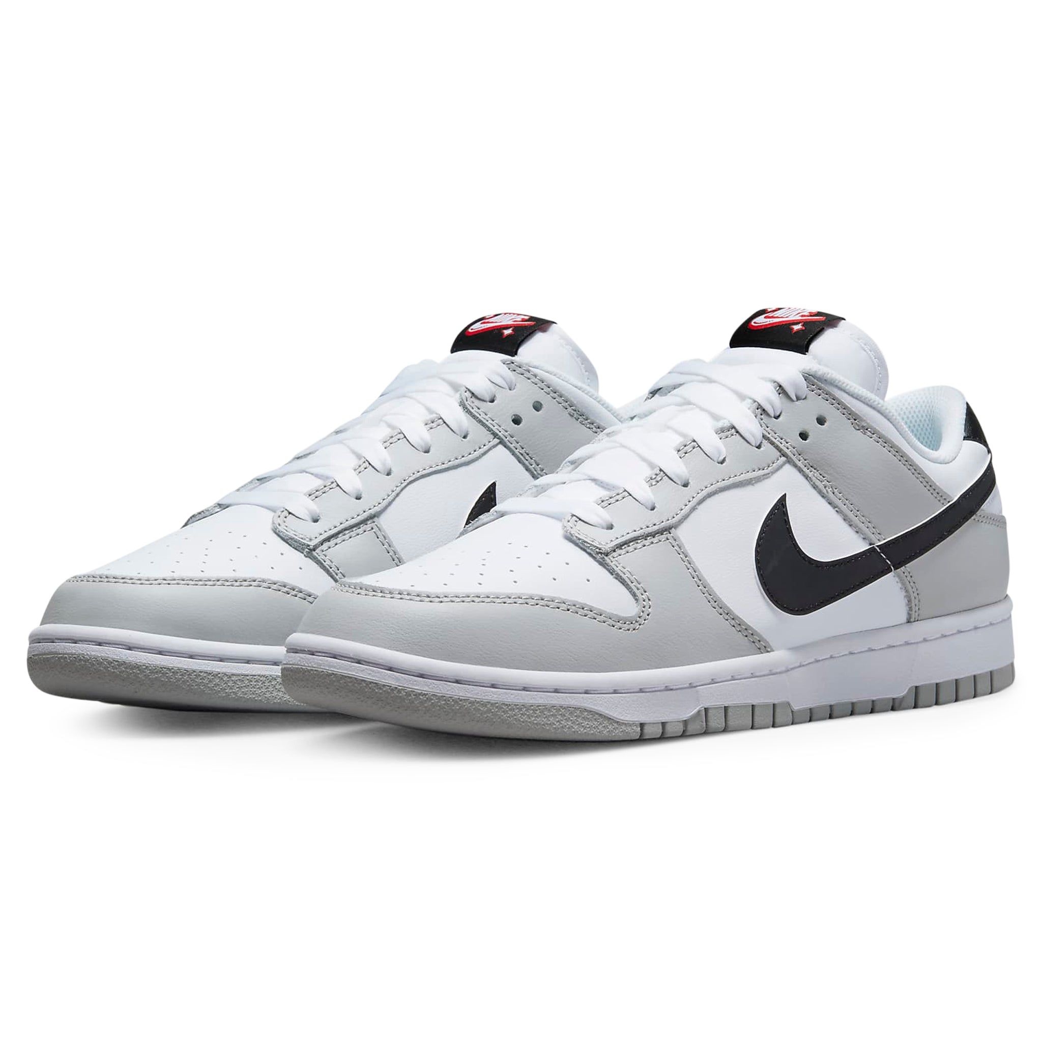 Front side view of Nike Dunk Low SE Jackpot DR9654-001