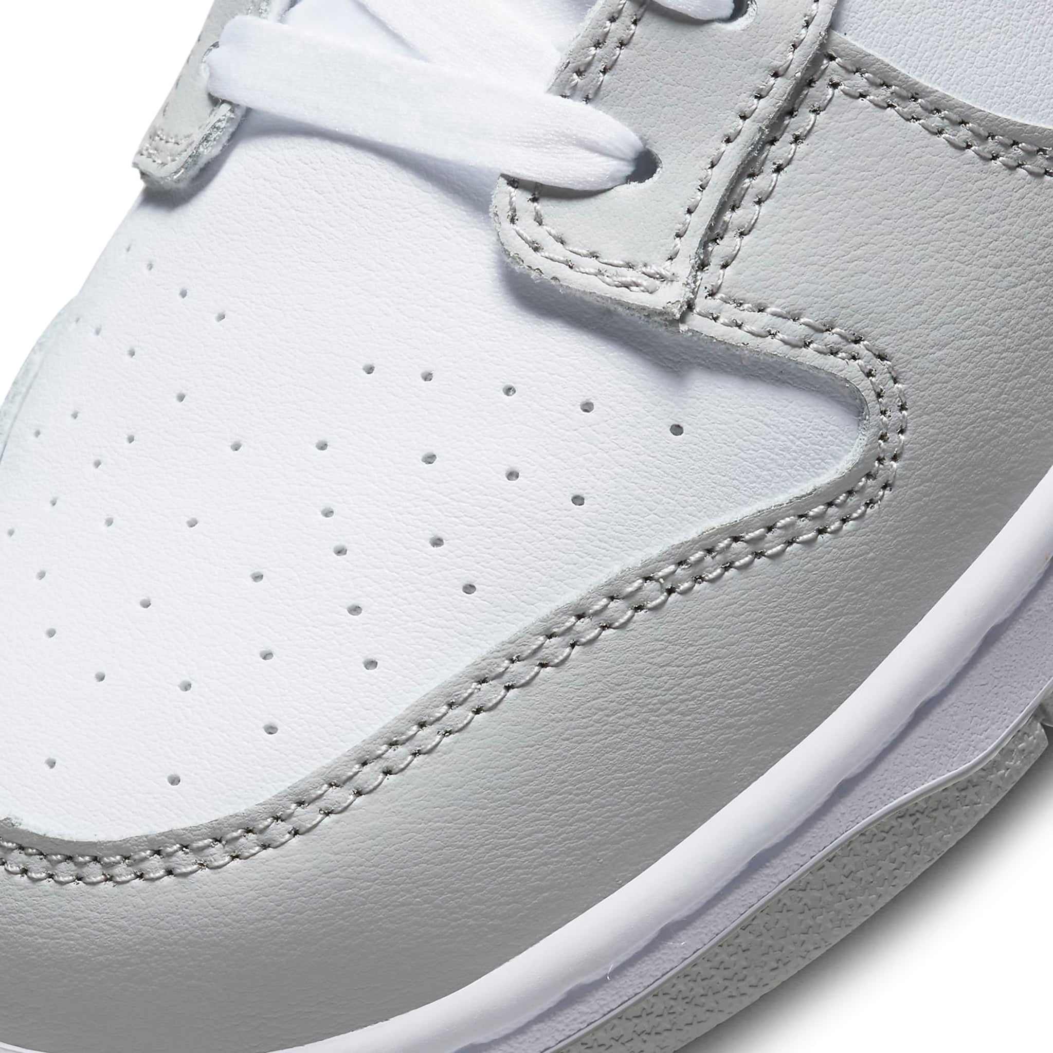 Toe box view of Nike Dunk Low SE Jackpot DR9654-001