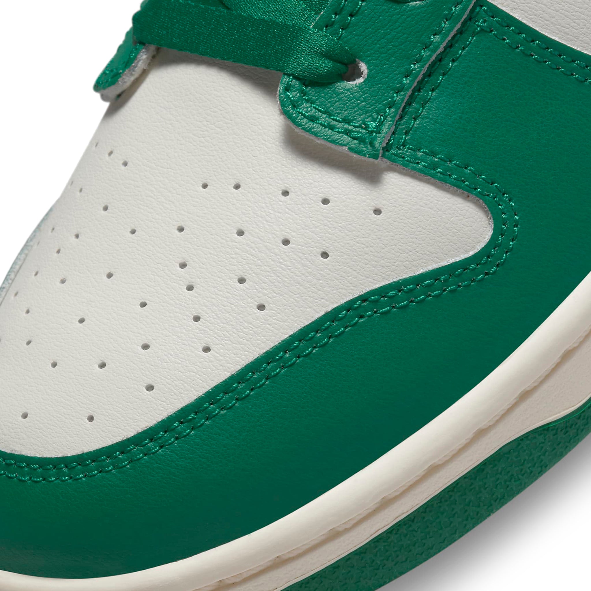 Toe box view of Nike Dunk Low SE Lottery Pack Malachite Green DR9654-100
