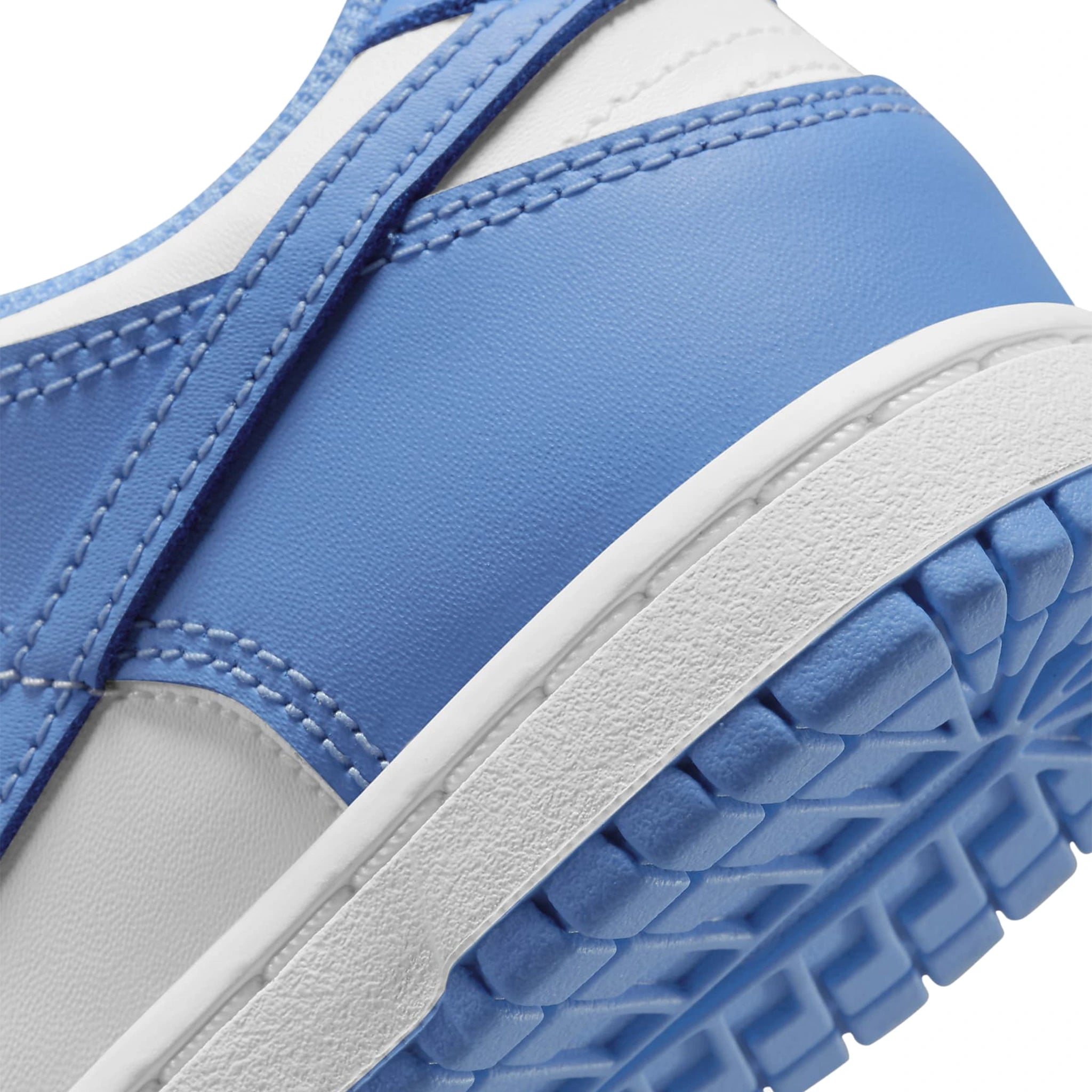 Heel view of Nike Dunk Low UNC (2021) (PS) CW1588-103