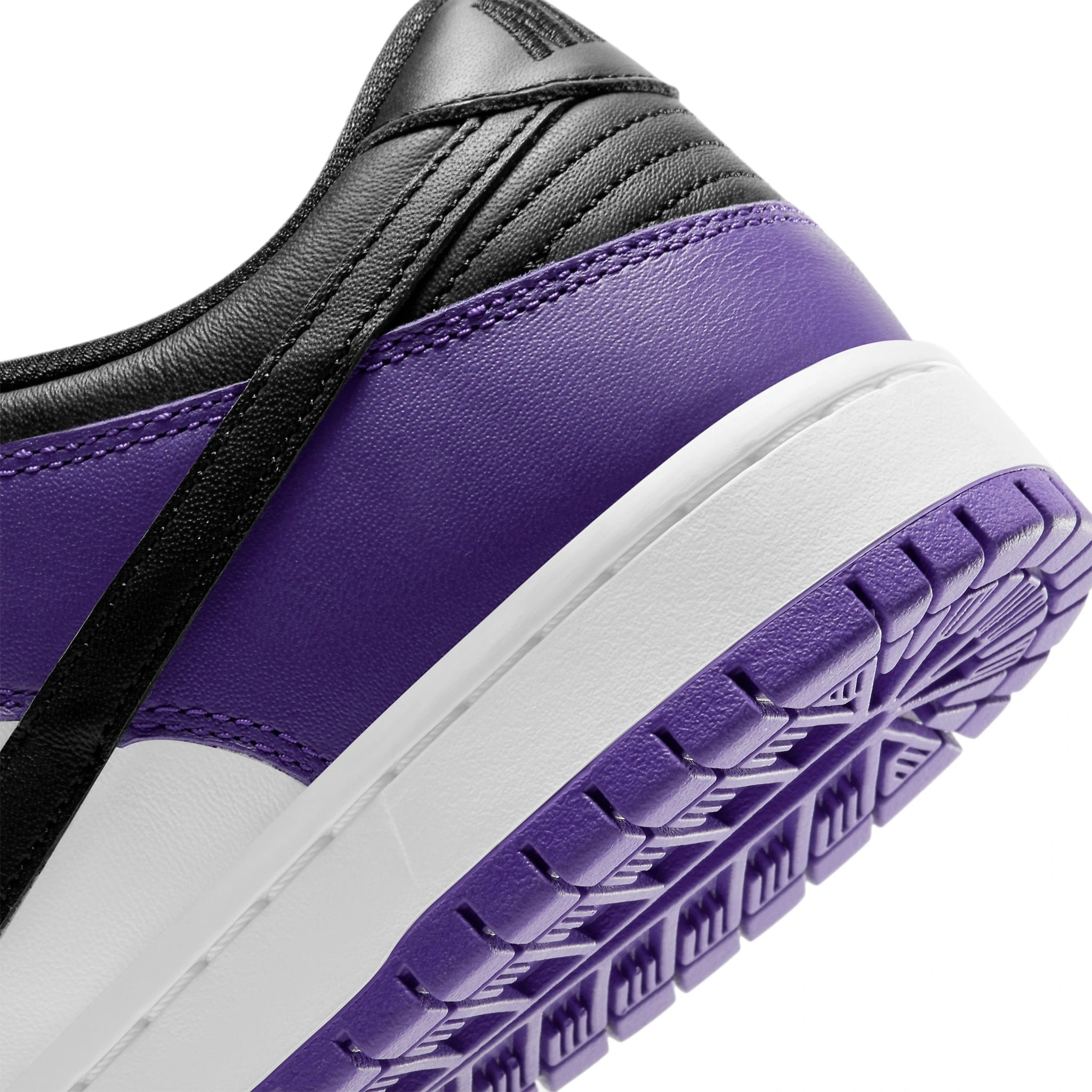 Heel view of Nike SB Dunk Low Court Purple BQ6817-500