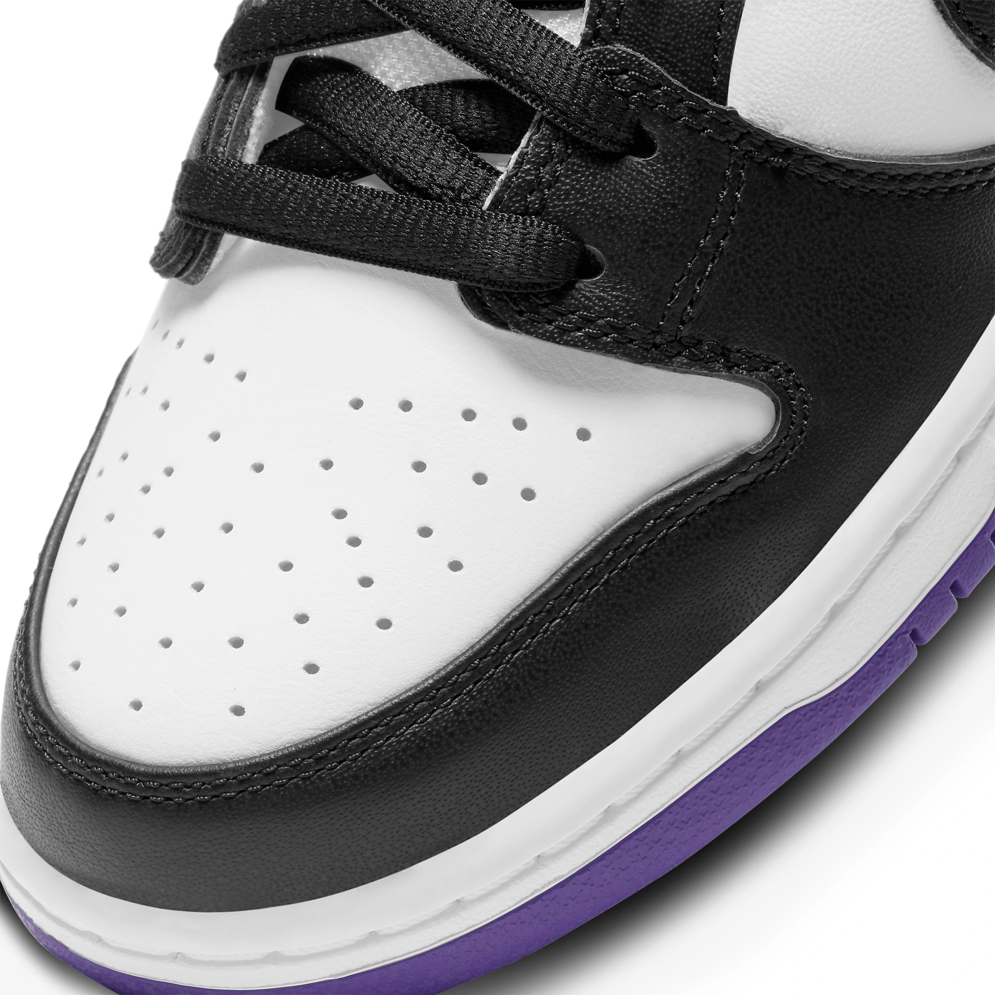 Toe box view of Nike SB Dunk Low Court Purple BQ6817-500