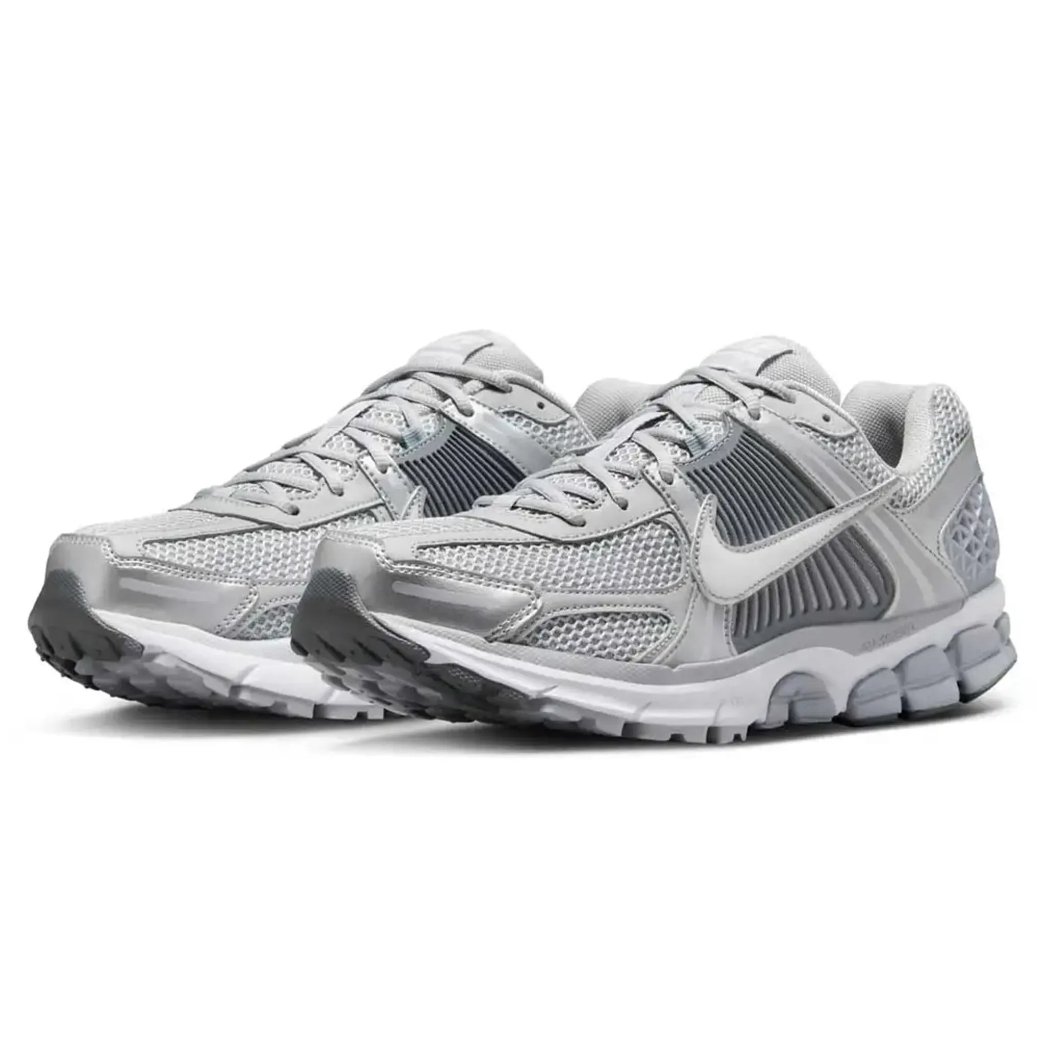 Front Side View of Nike Zoom Vomero 5 Cool Grey FJ4151-003