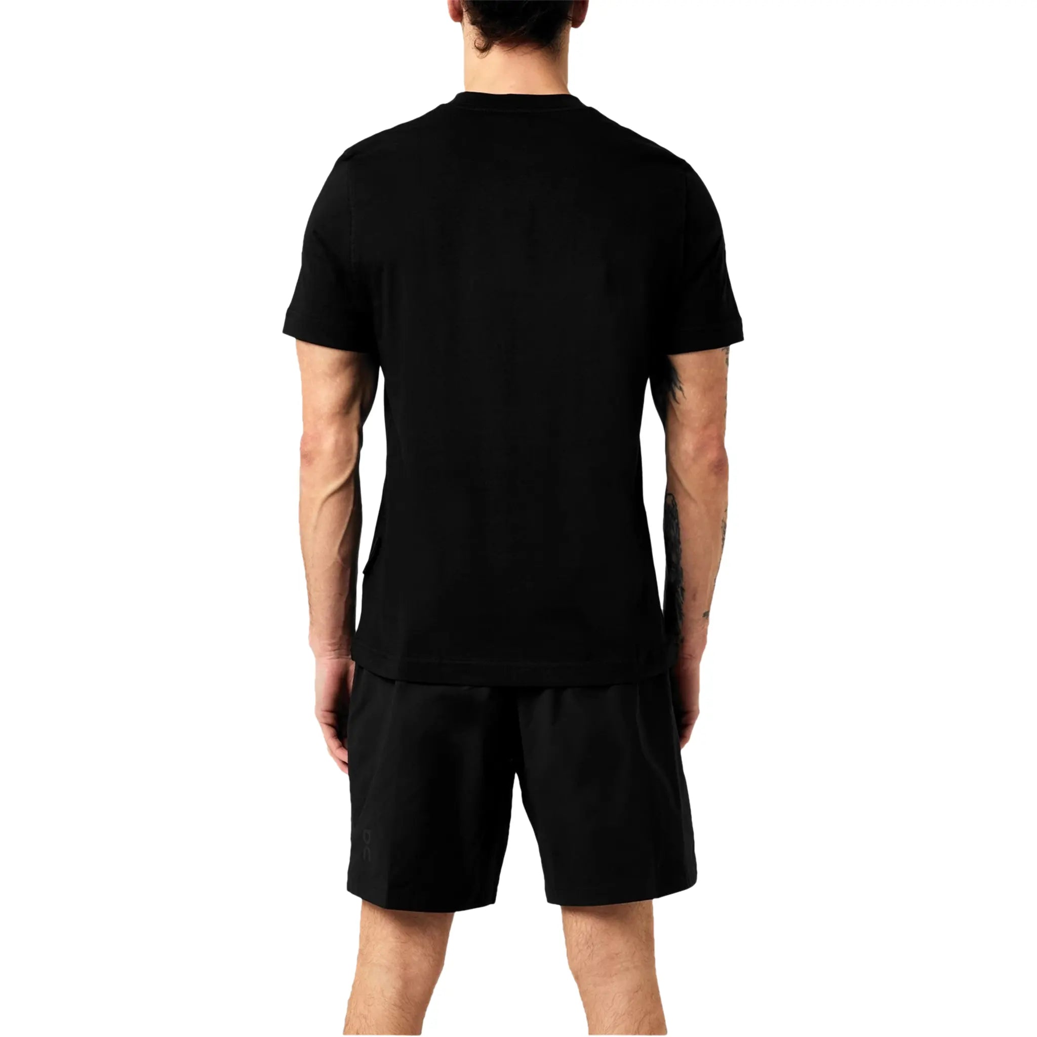 Model Back view of On Running Black Graphic T Shirt 1MD10540553