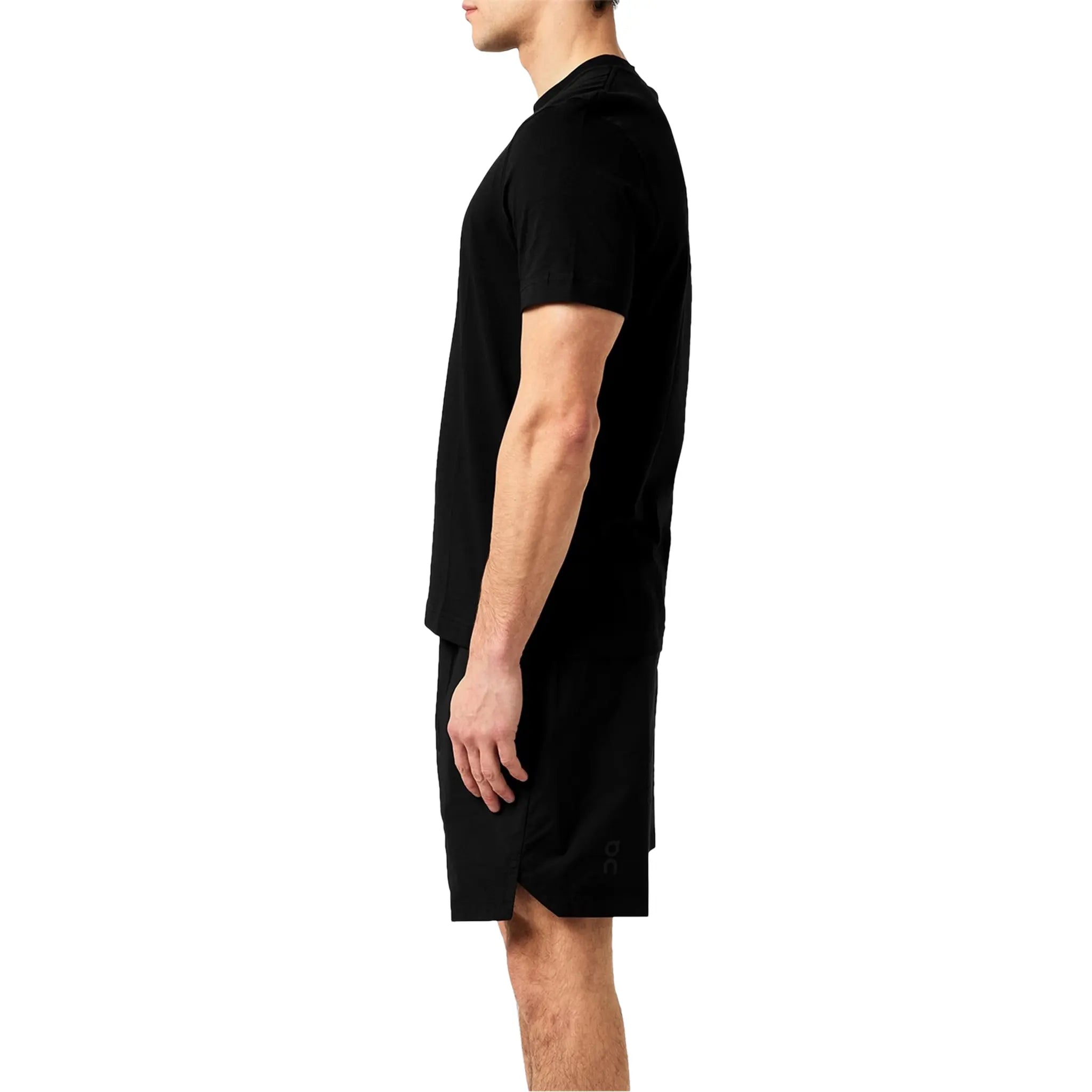 Model Side view of On Running Black Graphic T Shirt 1MD10540553