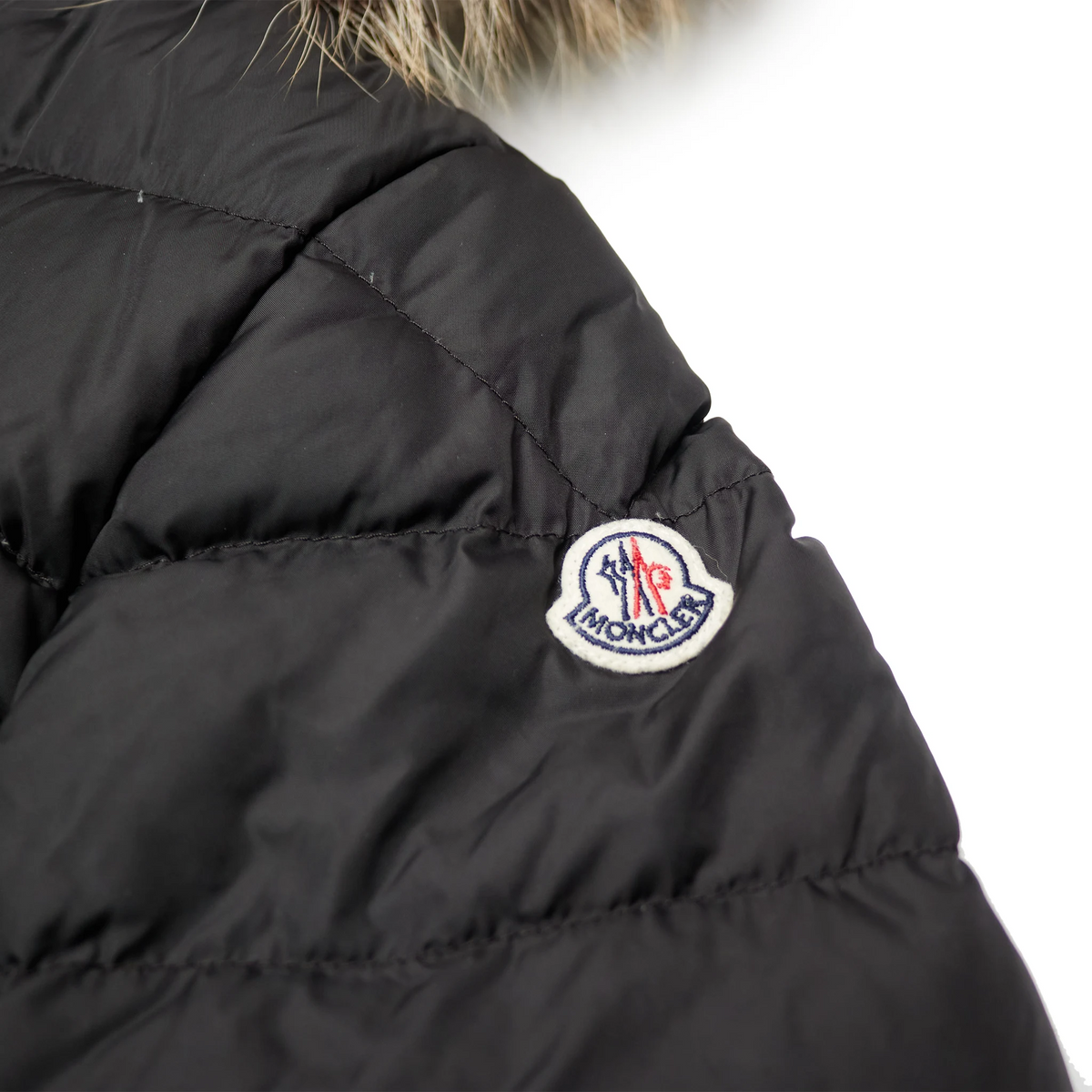 Preloved - Moncler Cluny Black Short Down 100% Real Fur Kids Parka Preloved - Moncler Cluny Black Short Down 100% Real Fur Kids Parka