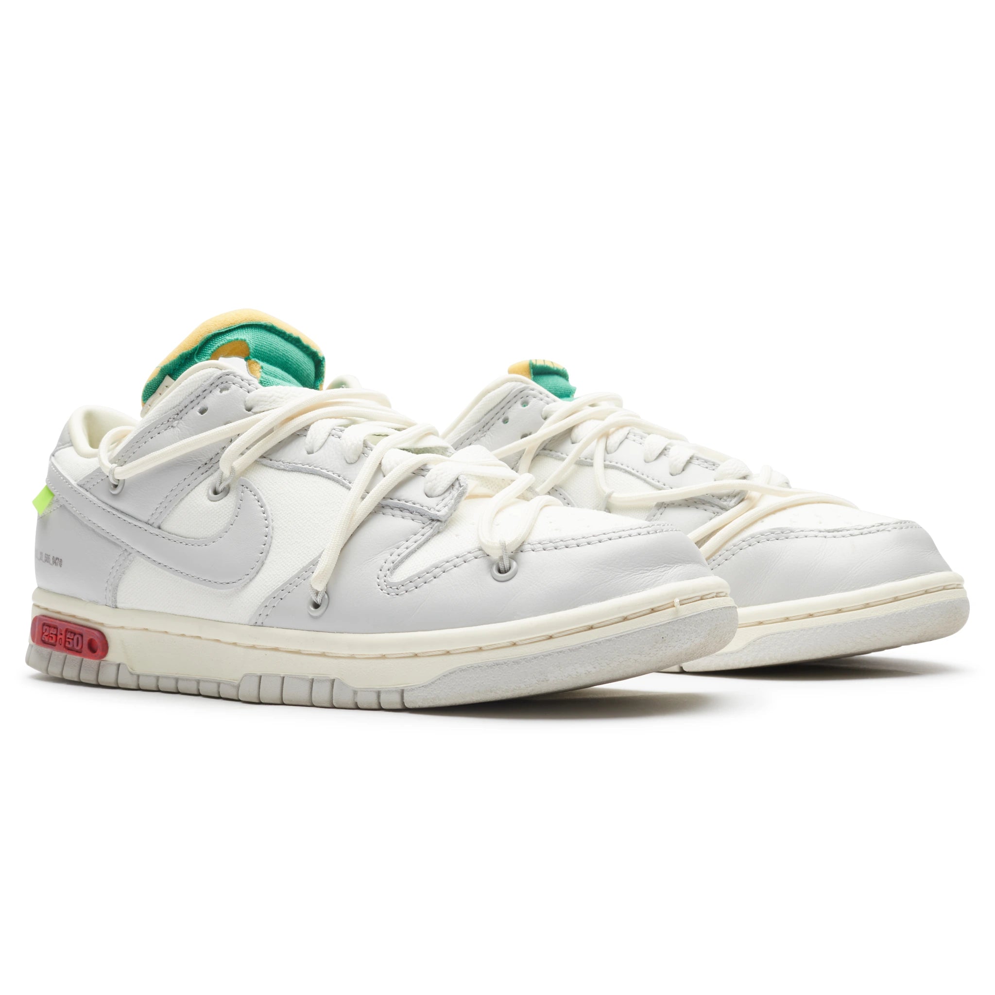 Front side view of Preloved - Nike x Off White Dunk Low Lot 25 DM1602-121