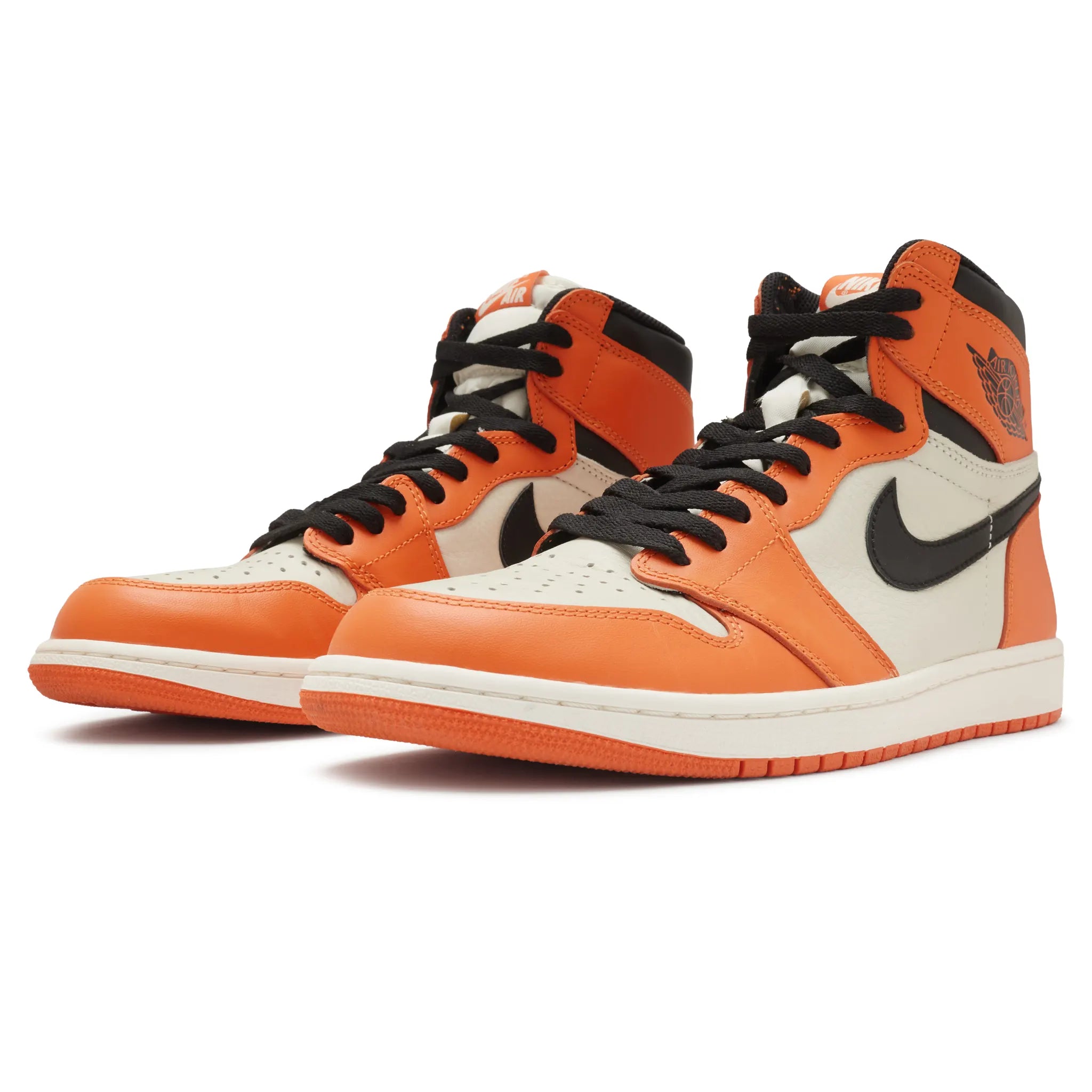 Front Side View of Preloved - Air Jordan 1 Retro High OG Reverse Shattered Backboard (2016) 555088-113