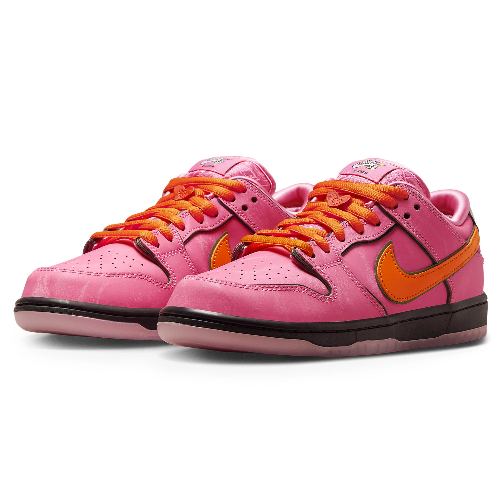 Front side view of The Powerpuff Girls x Nike SB Dunk Low Blossom FD2631-600